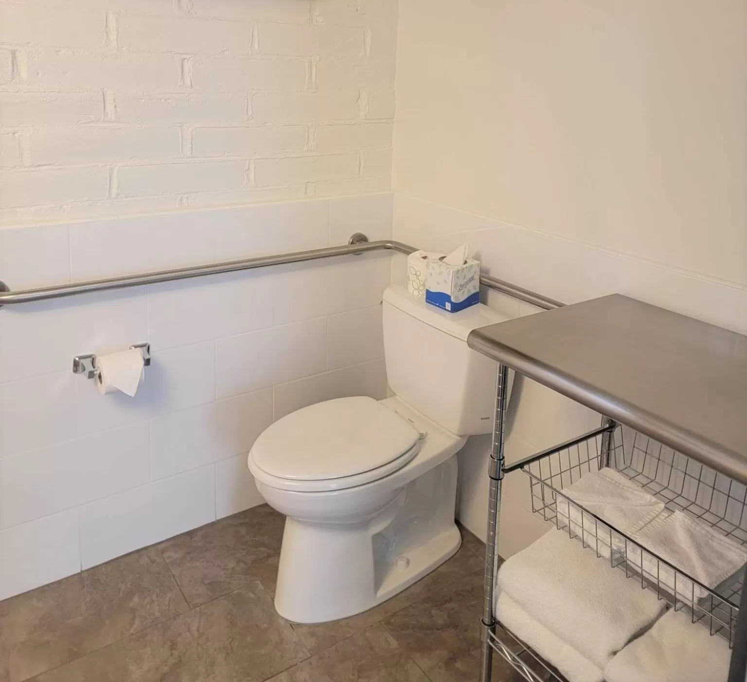 Bathroom in El Pueblo Inn