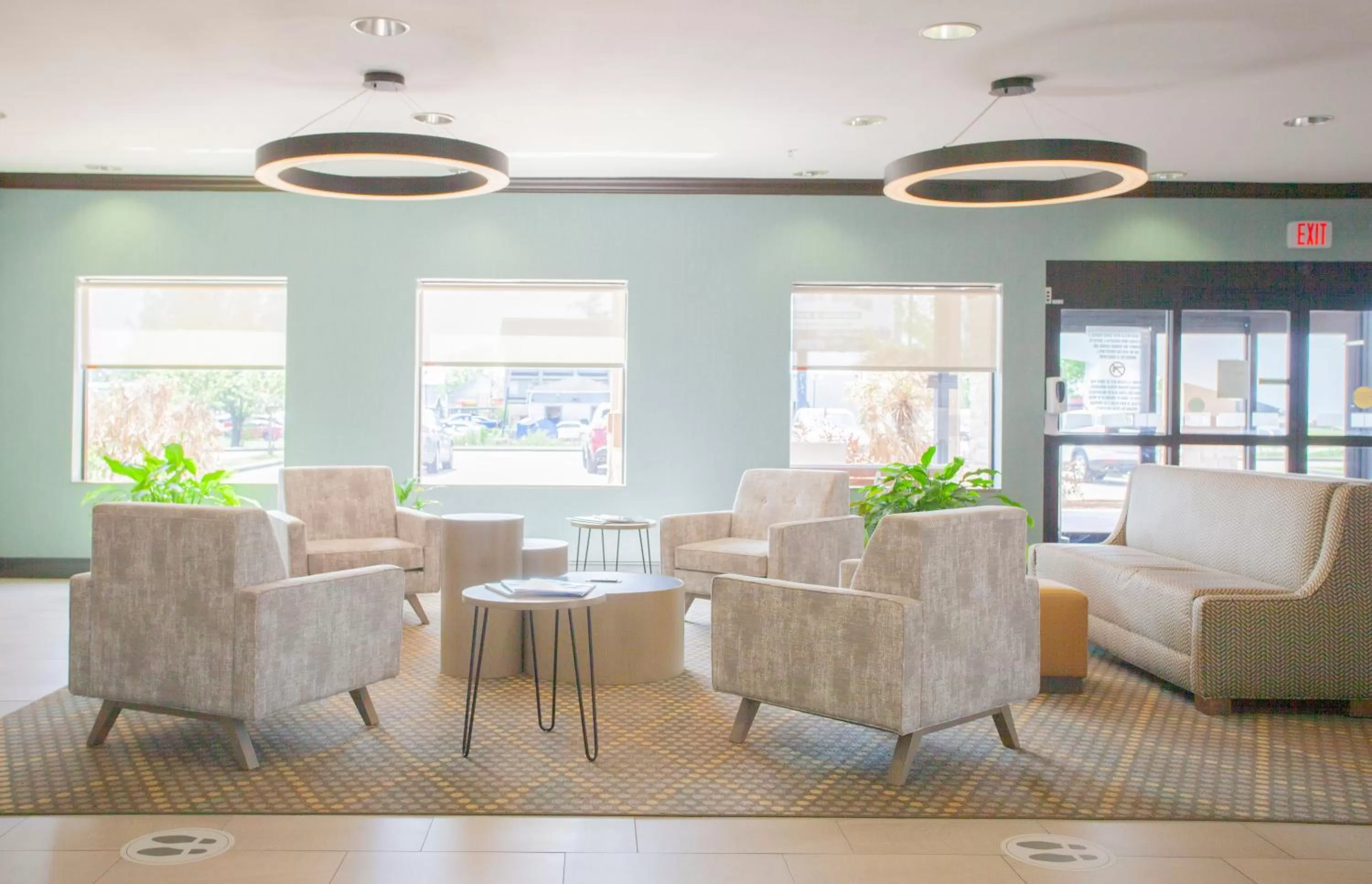 Lobby or reception in Holiday Inn & Suites Spring - The Woodlands