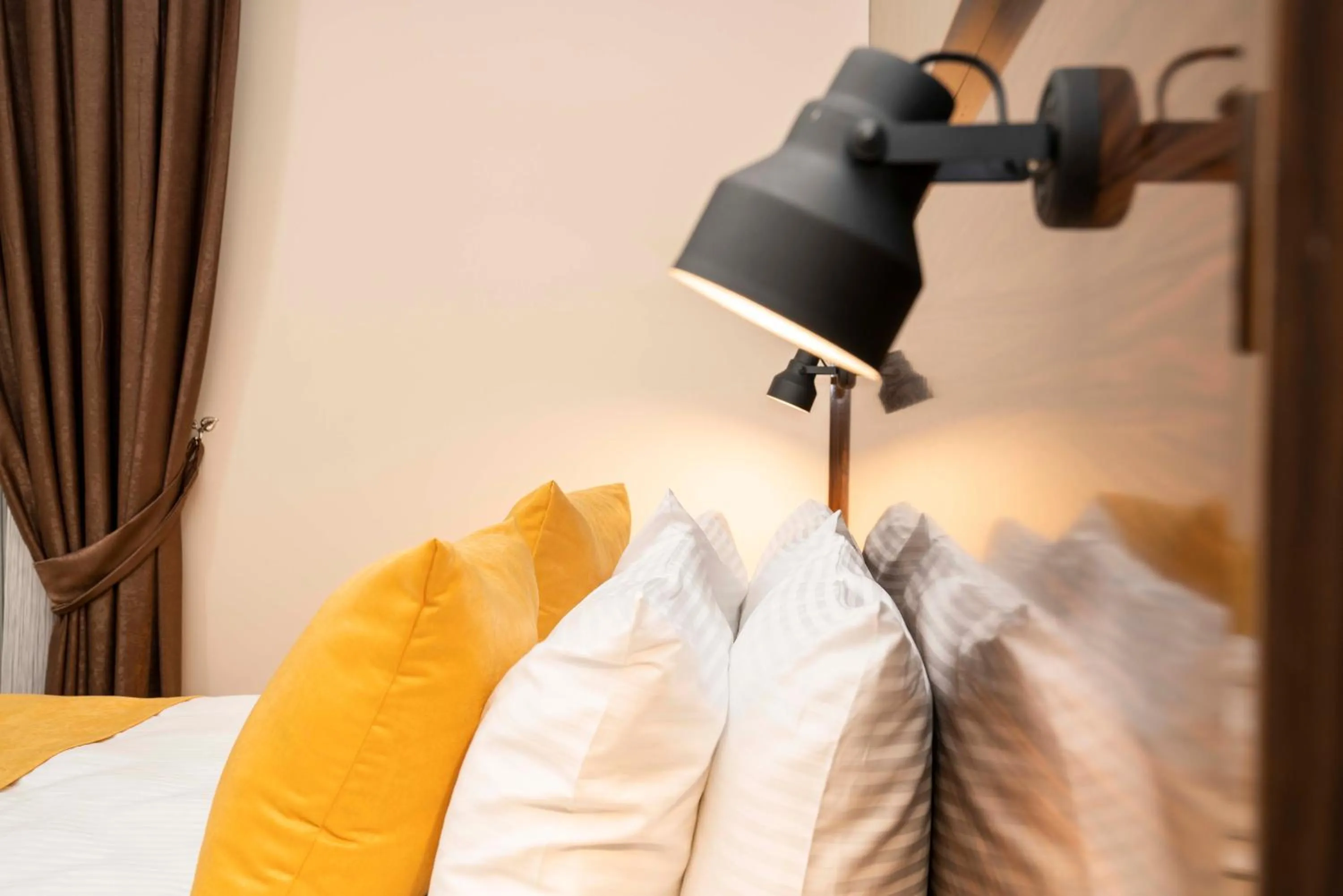 Bed in Mugwort Hotel & Spa