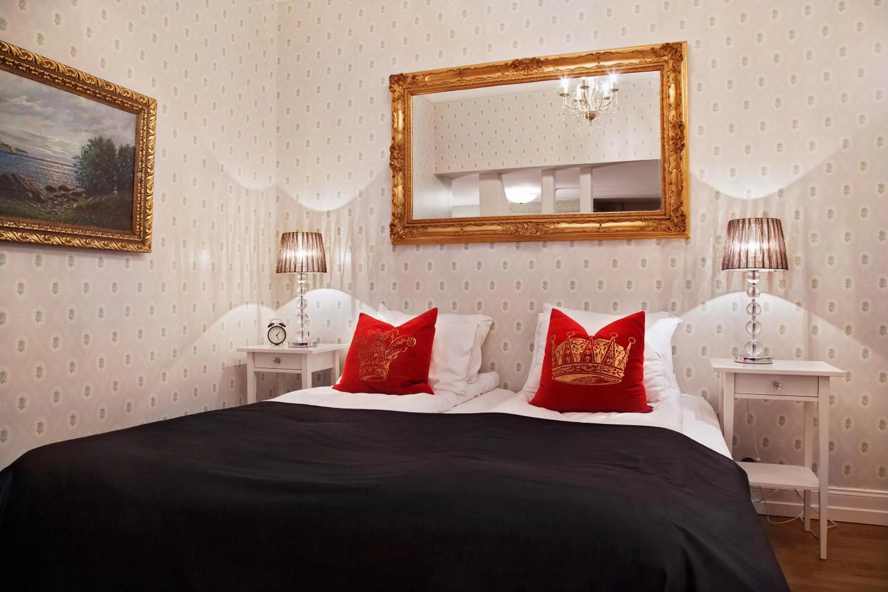 Bed in Hotel Kong Carl - Unike Hoteller