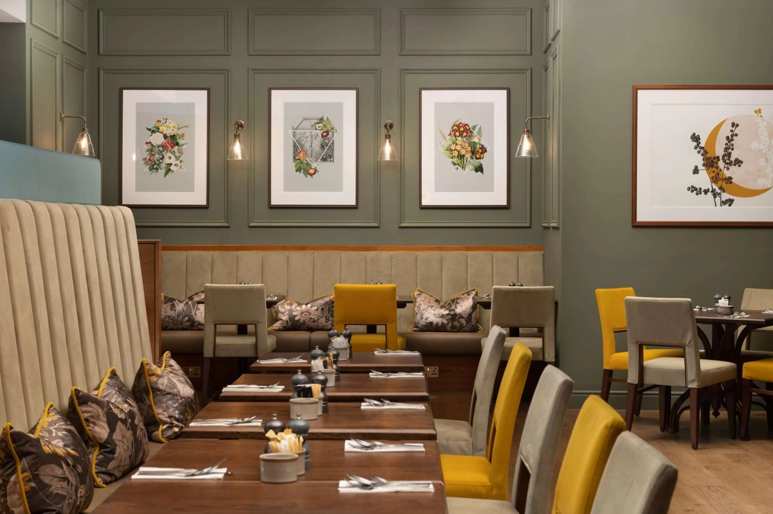 Restaurant/places to eat in Hilton Birmingham Metropole Hotel