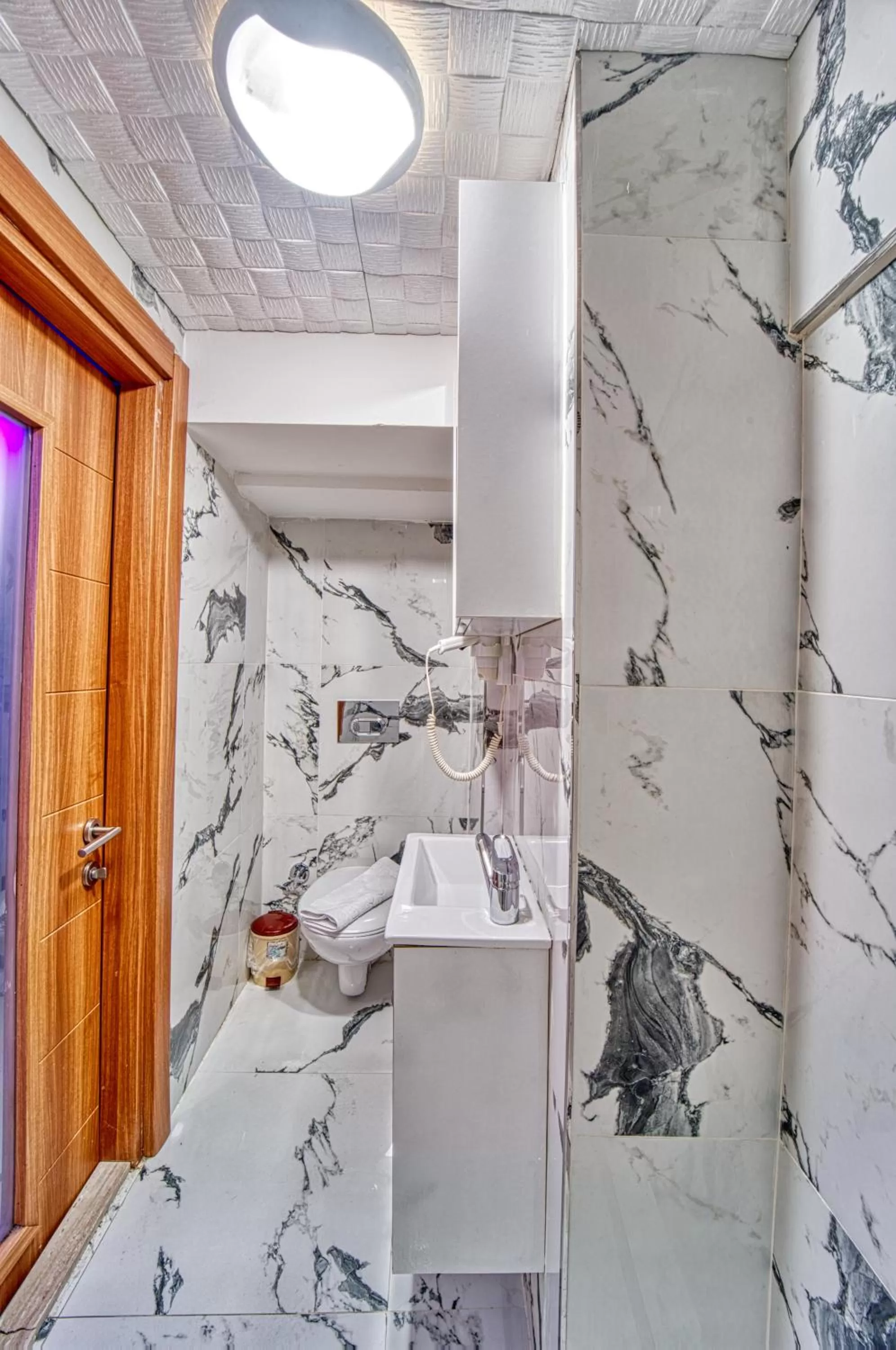 Shower in Istanbul Sirkeci Hotel