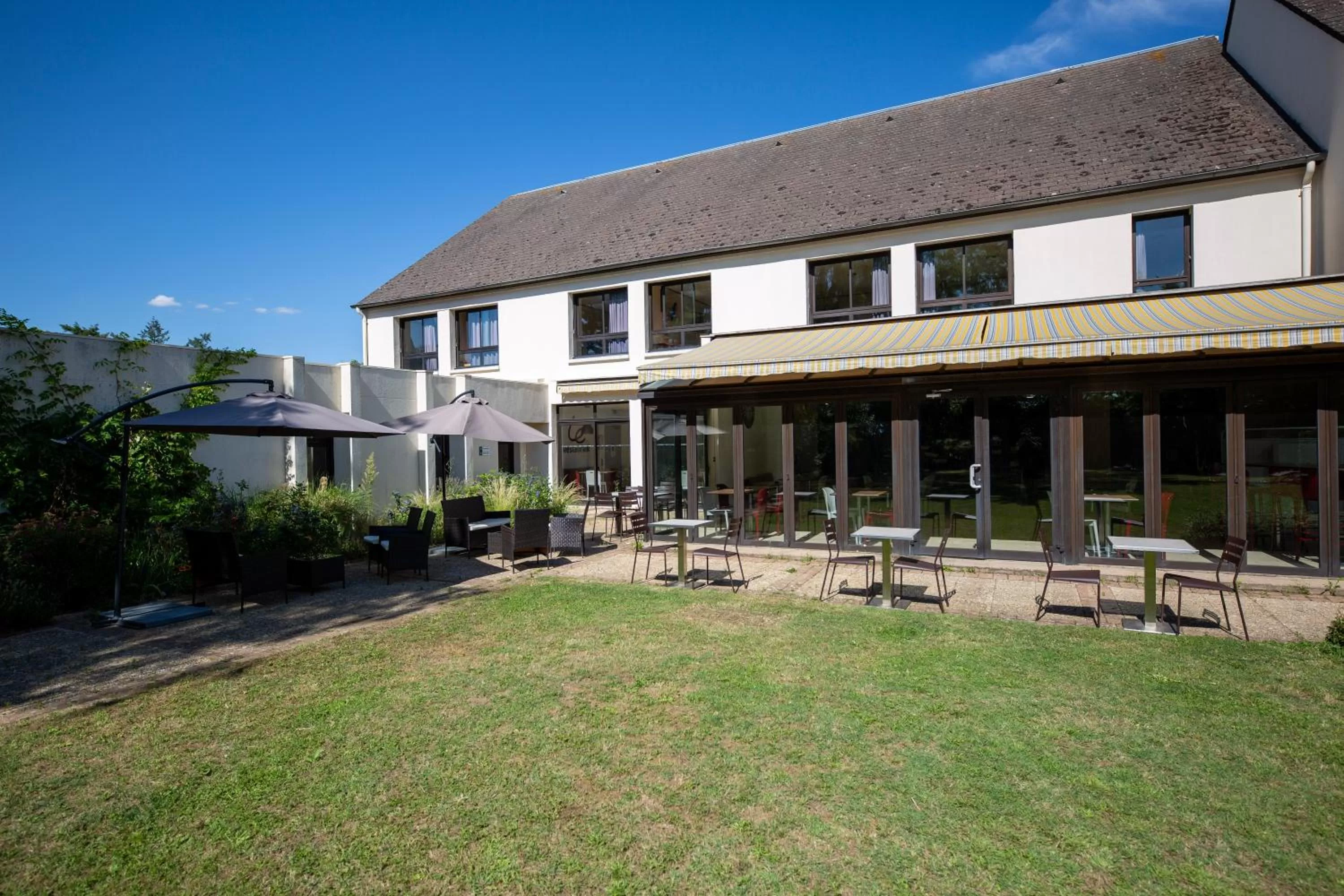 Property building in Kyriad Blois Sud - Vineuil