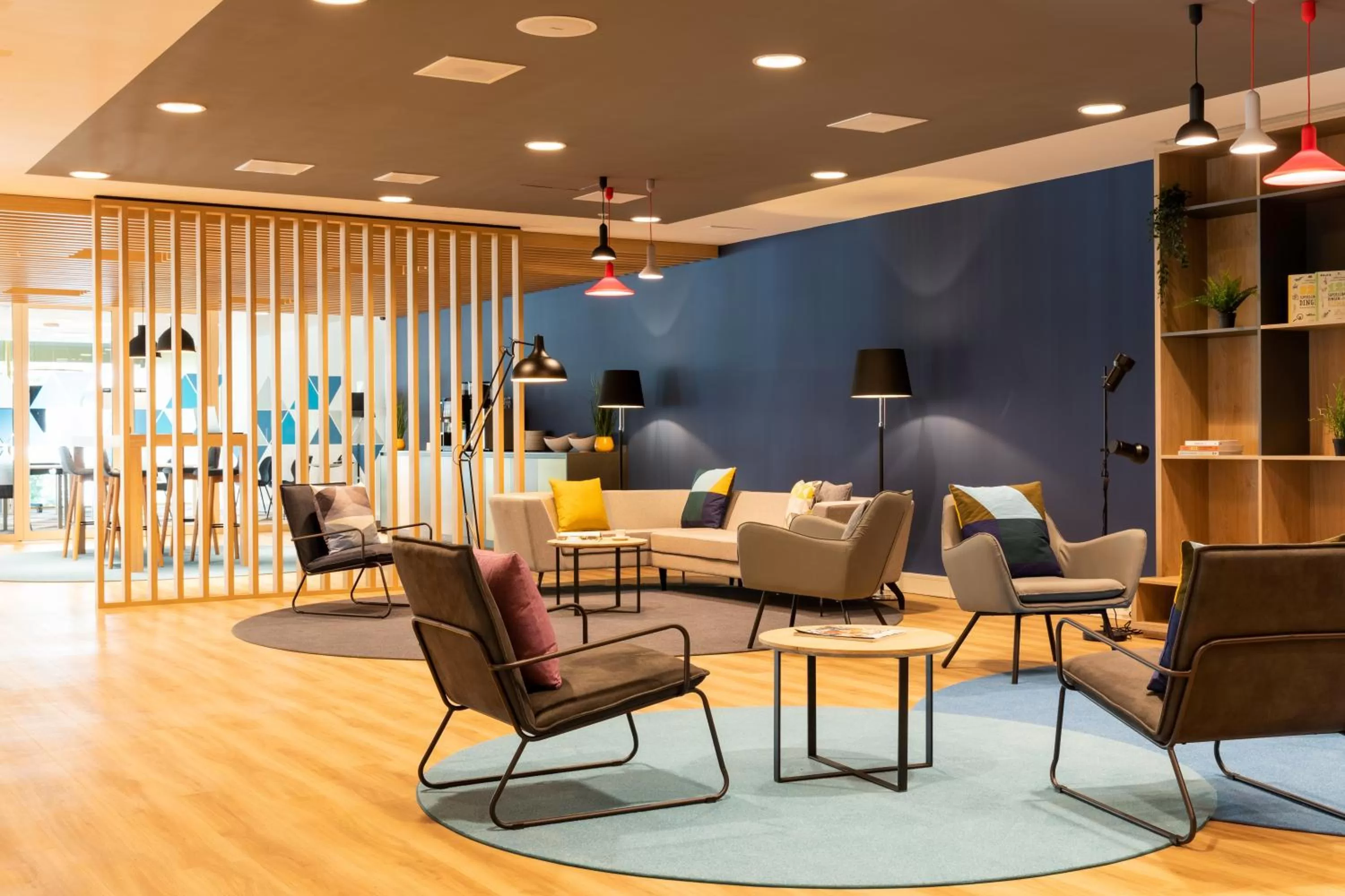 Library in Holiday Inn Express Amsterdam - North Riverside by IHG