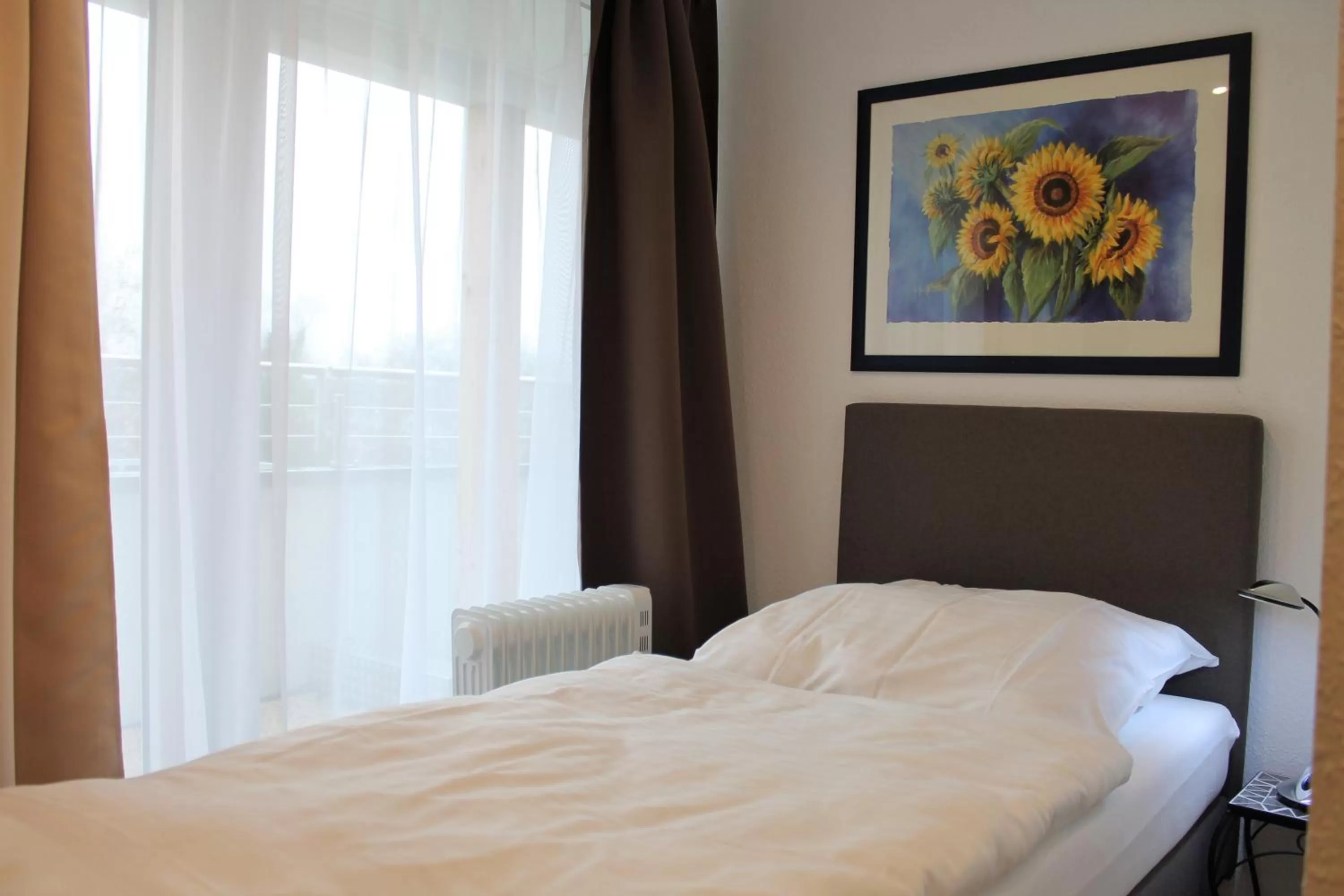 Bedroom, Bed in Hotel Stern - Self Check-In