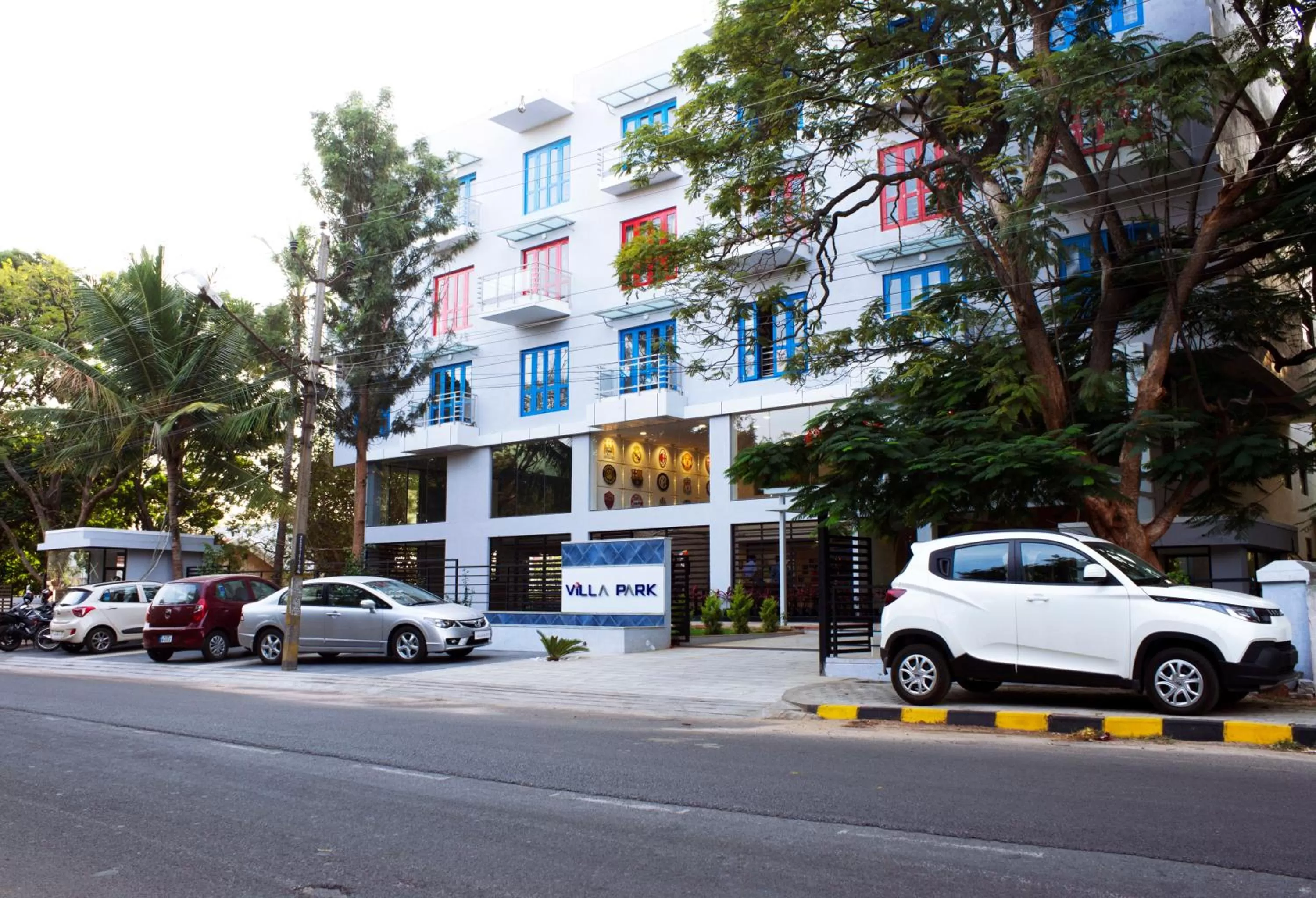 Facade/entrance in Villa Park