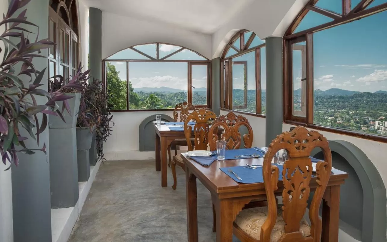 Restaurant/places to eat in Ceylon Breeze