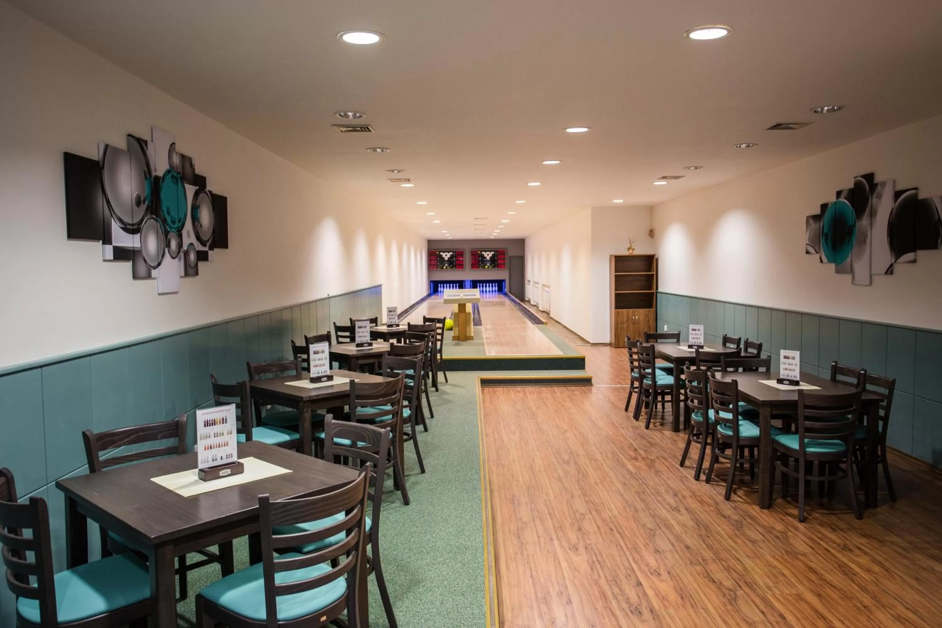 Bowling in Hotel Bon