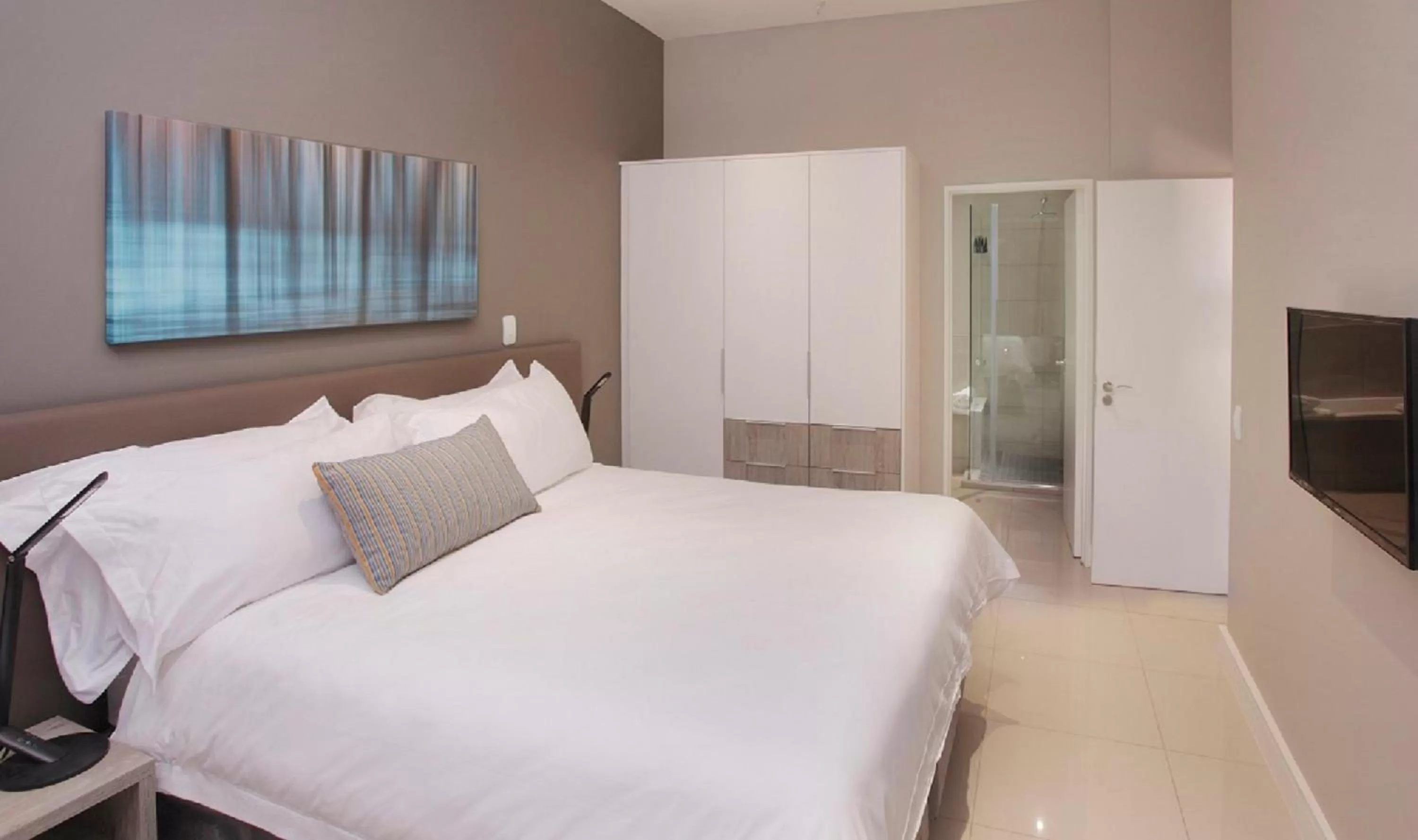 Bathroom, Bed in The Capital on Bath