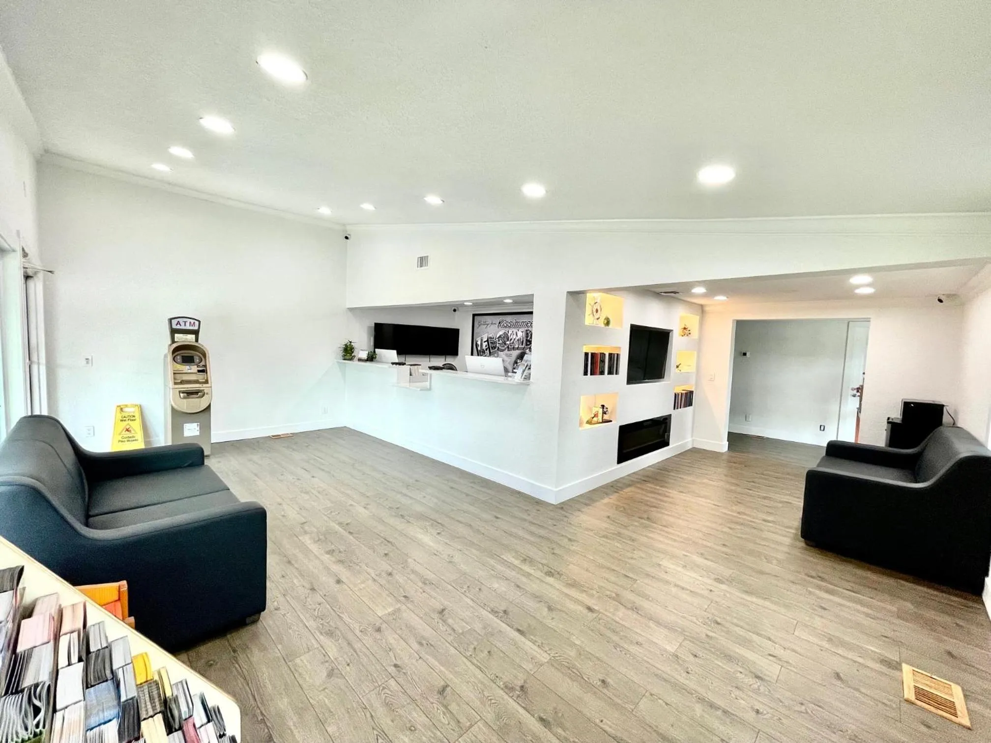 Lobby or reception in Super 8 by Wyndham Kissimmee-Orlando