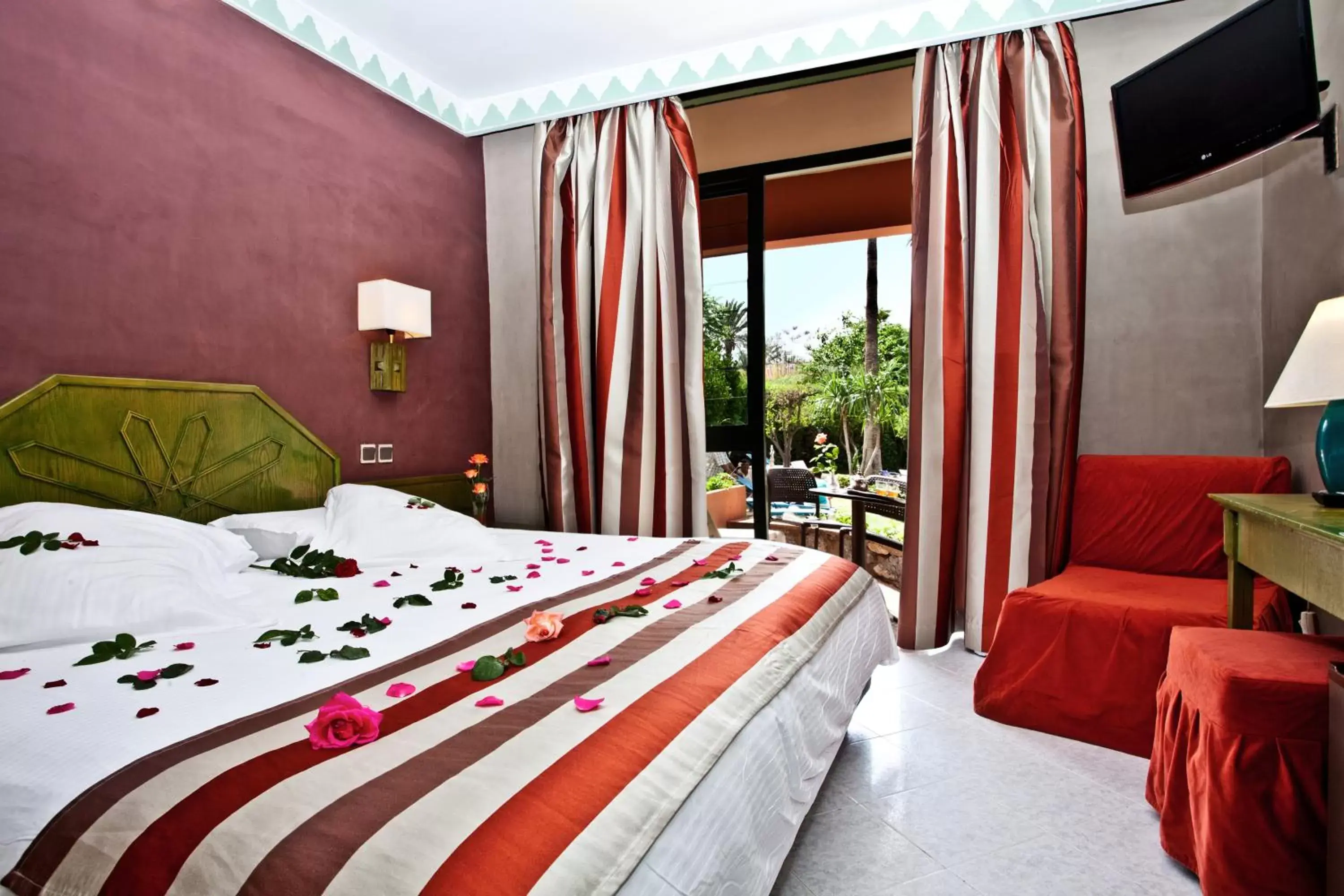 Superior Double Room with Terrace in Chems Hotel Superior Double Room with Terrace in Chems Hotel