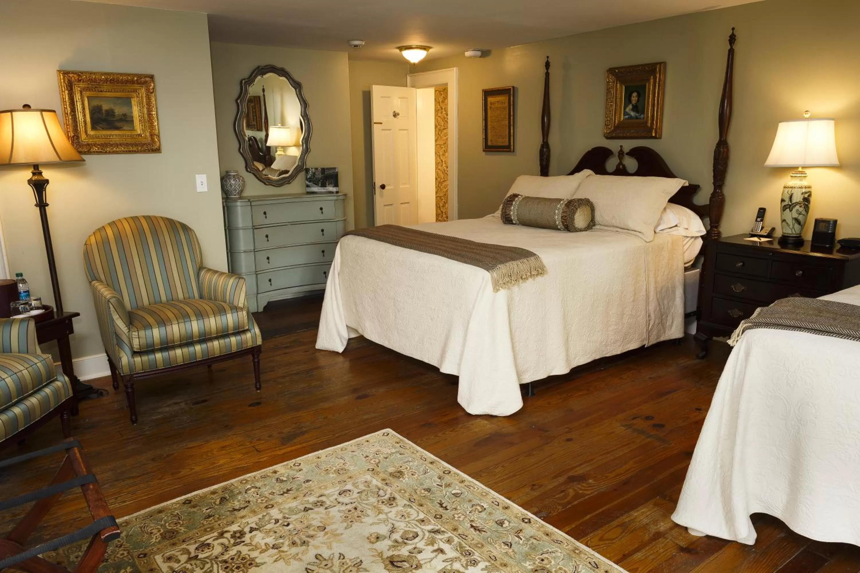 Photo of the whole room, Bed in Eliza Thompson House, Historic Inns of Savannah Collection