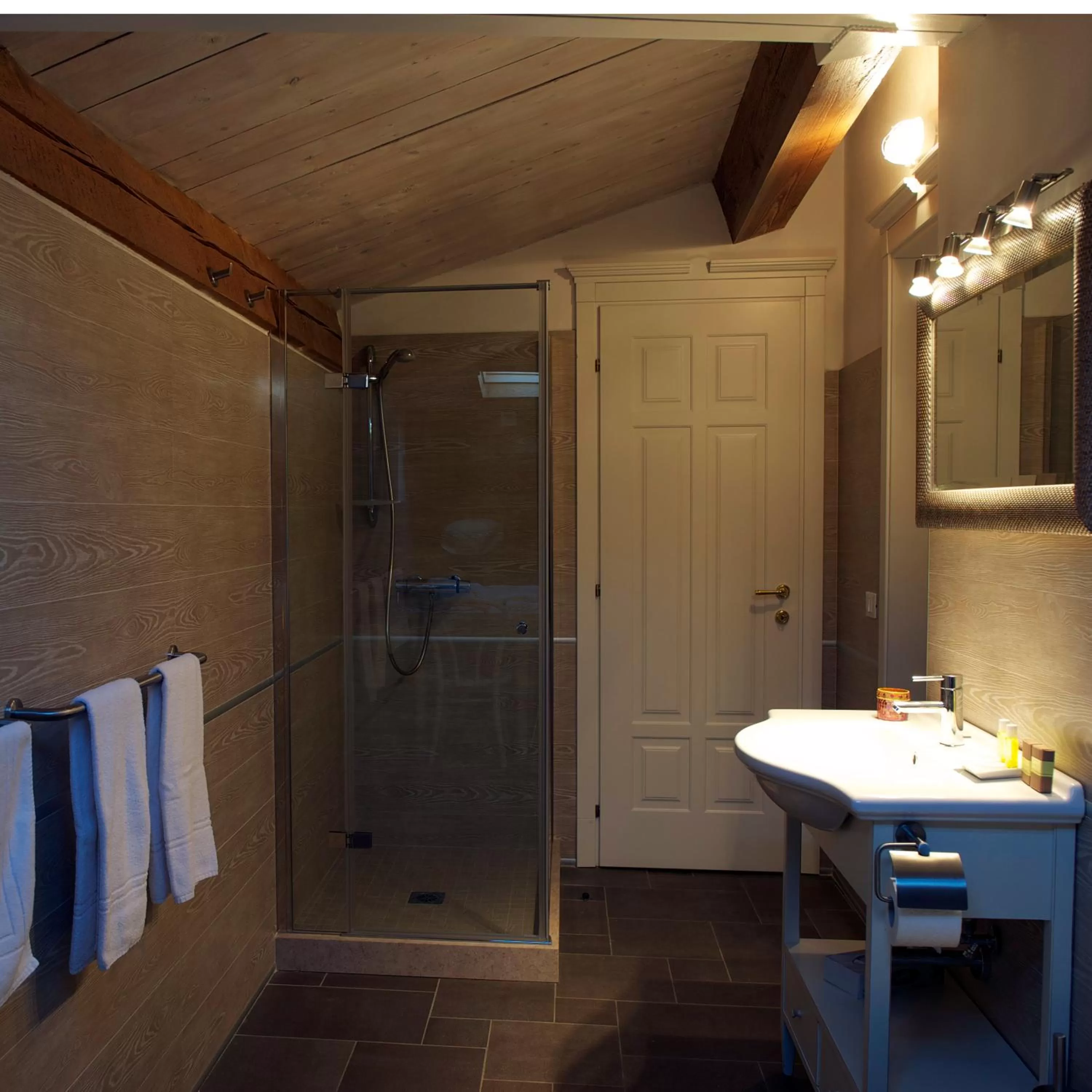 Bathroom in M Club De Luxe B&B