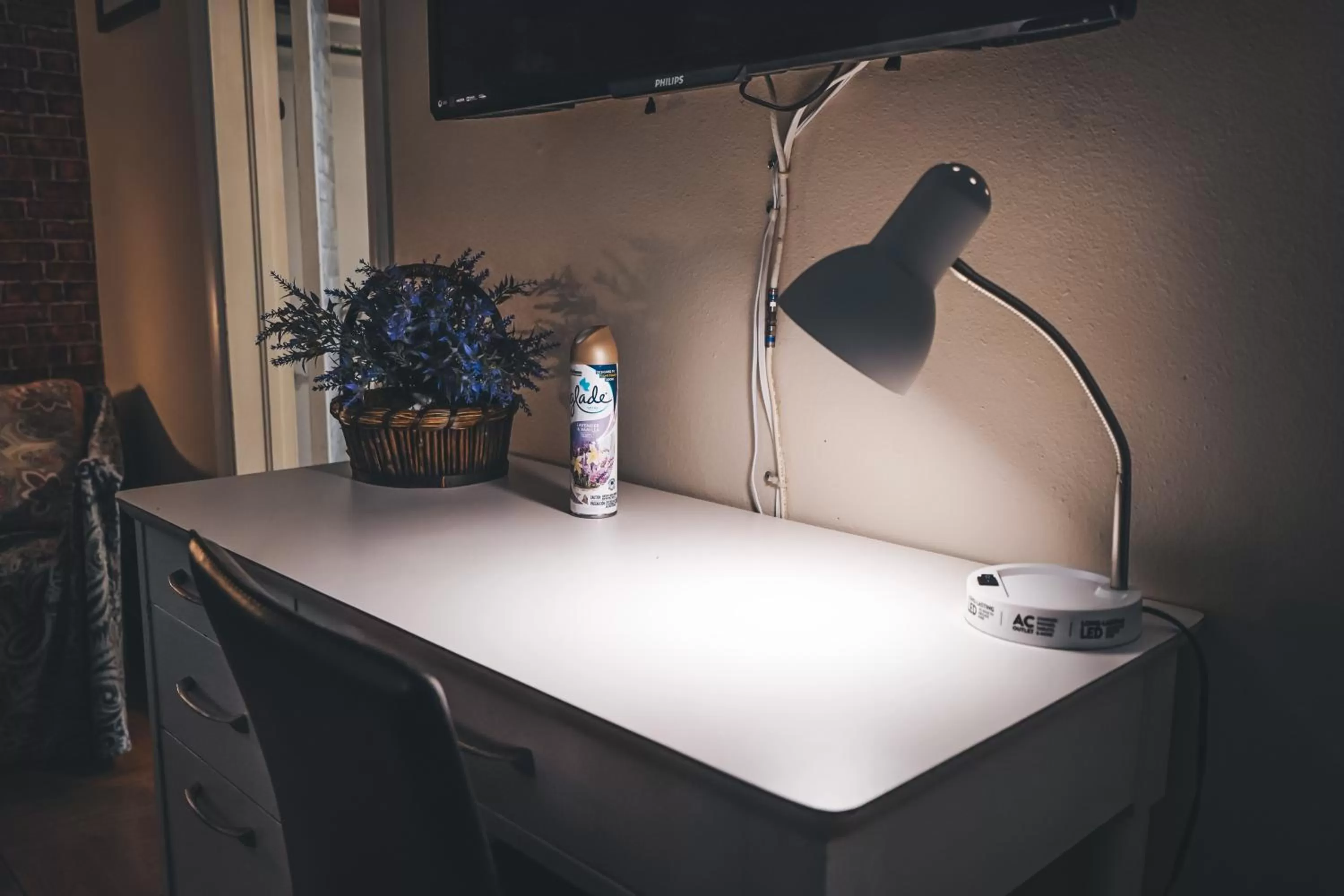 Living room in Hollywood Light Haven Lodge