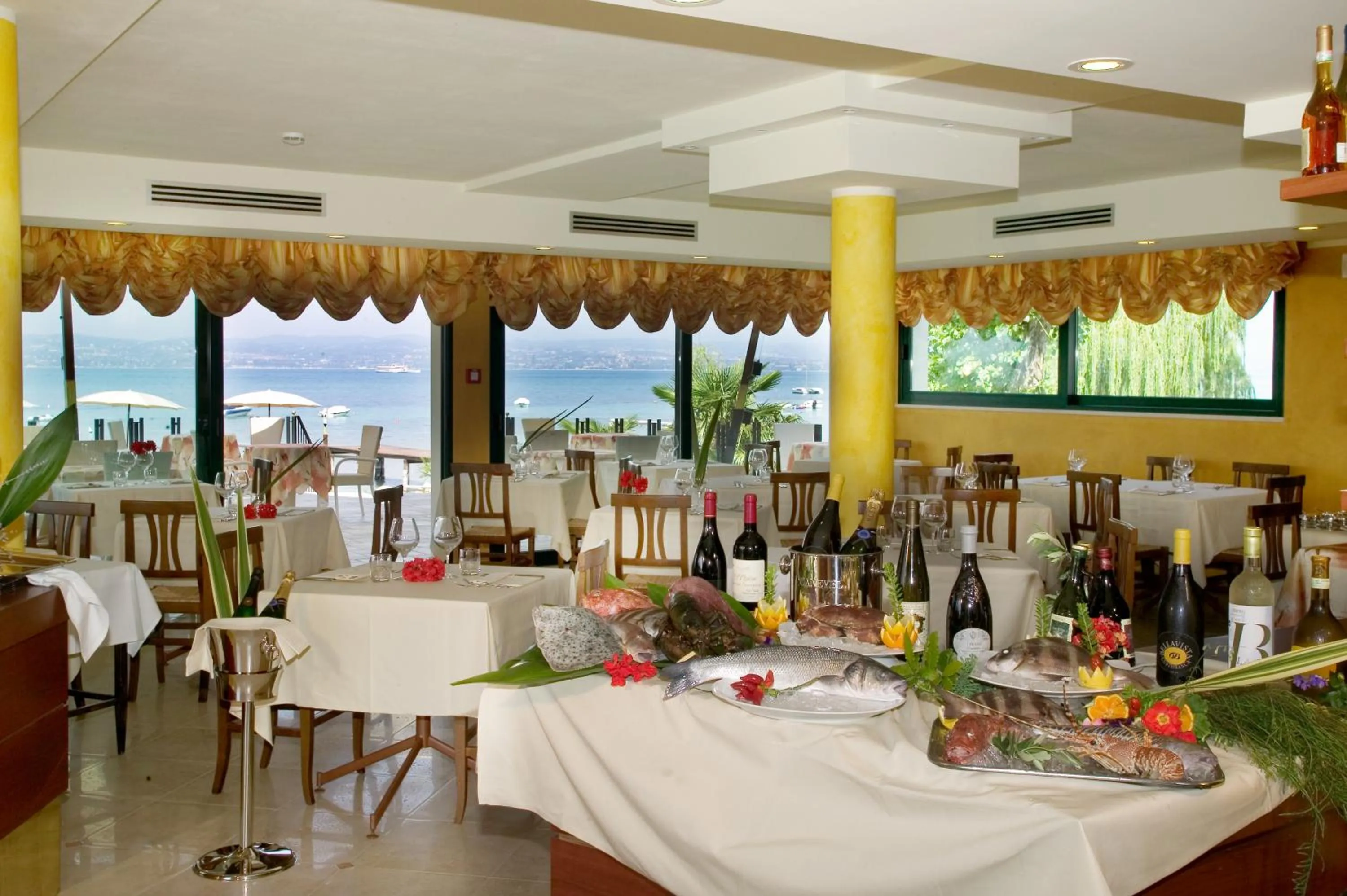 Property building in Hotel La Rondine