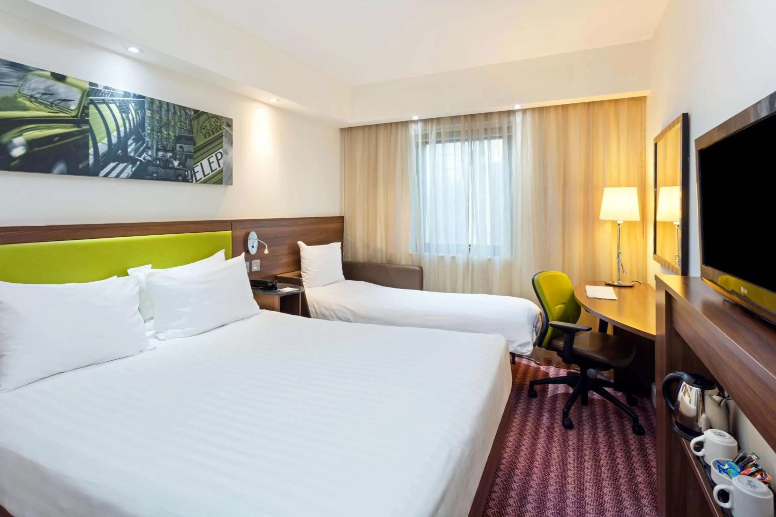 Bed in Hampton by Hilton London Croydon