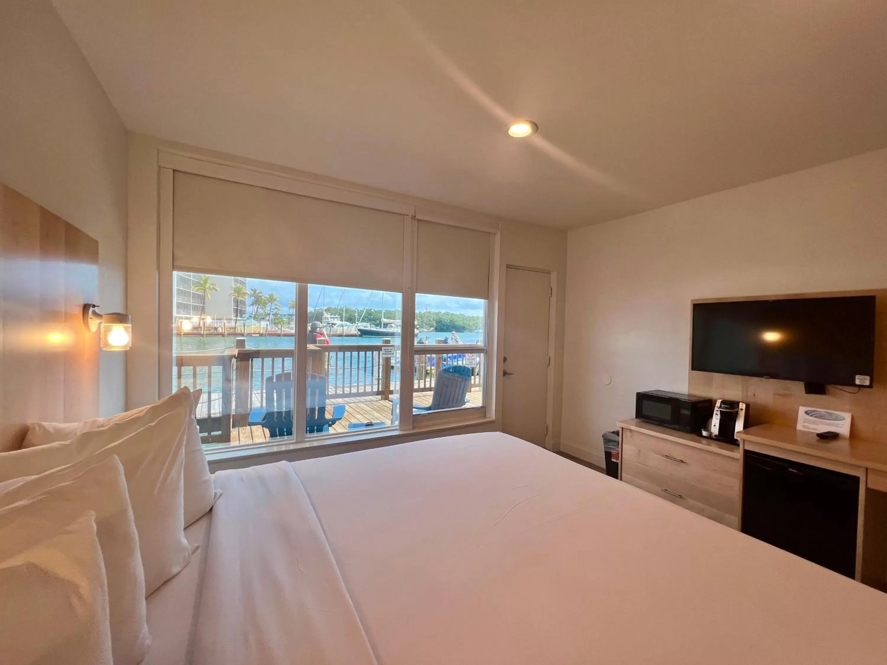 Bed in Gilbert's Resort