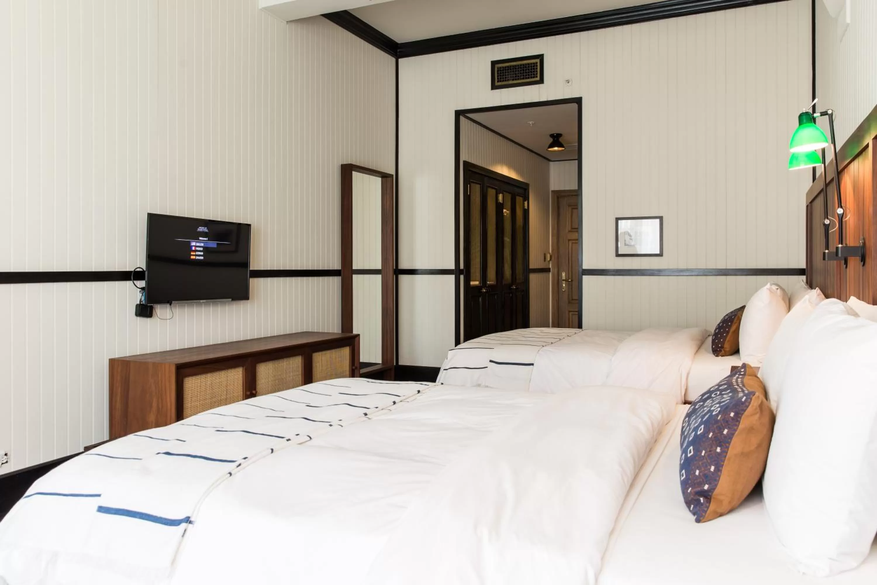 Photo of the whole room, Bed in American Trade Hotel