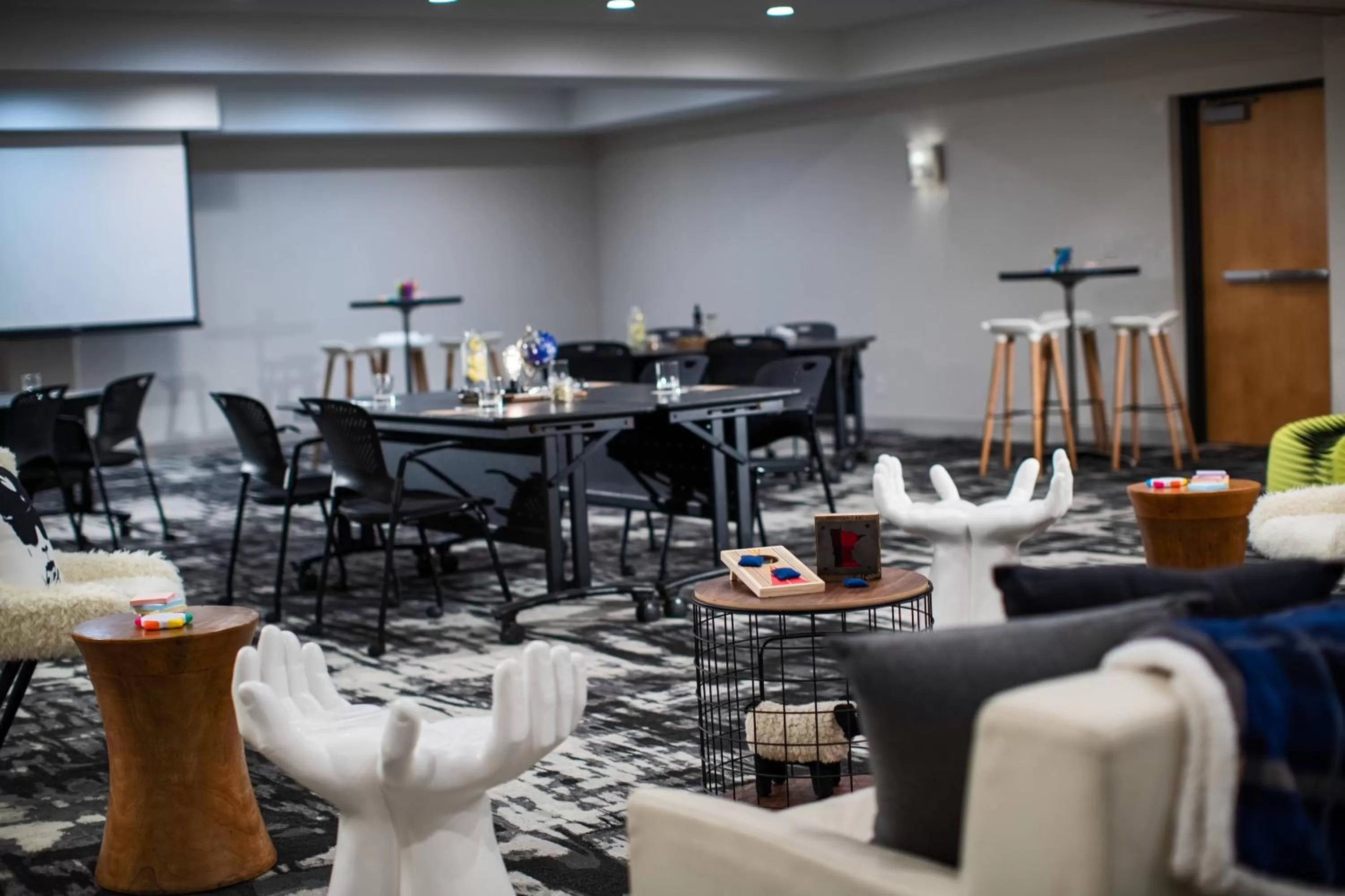 Meeting/conference room in Renaissance Minneapolis Bloomington Hotel