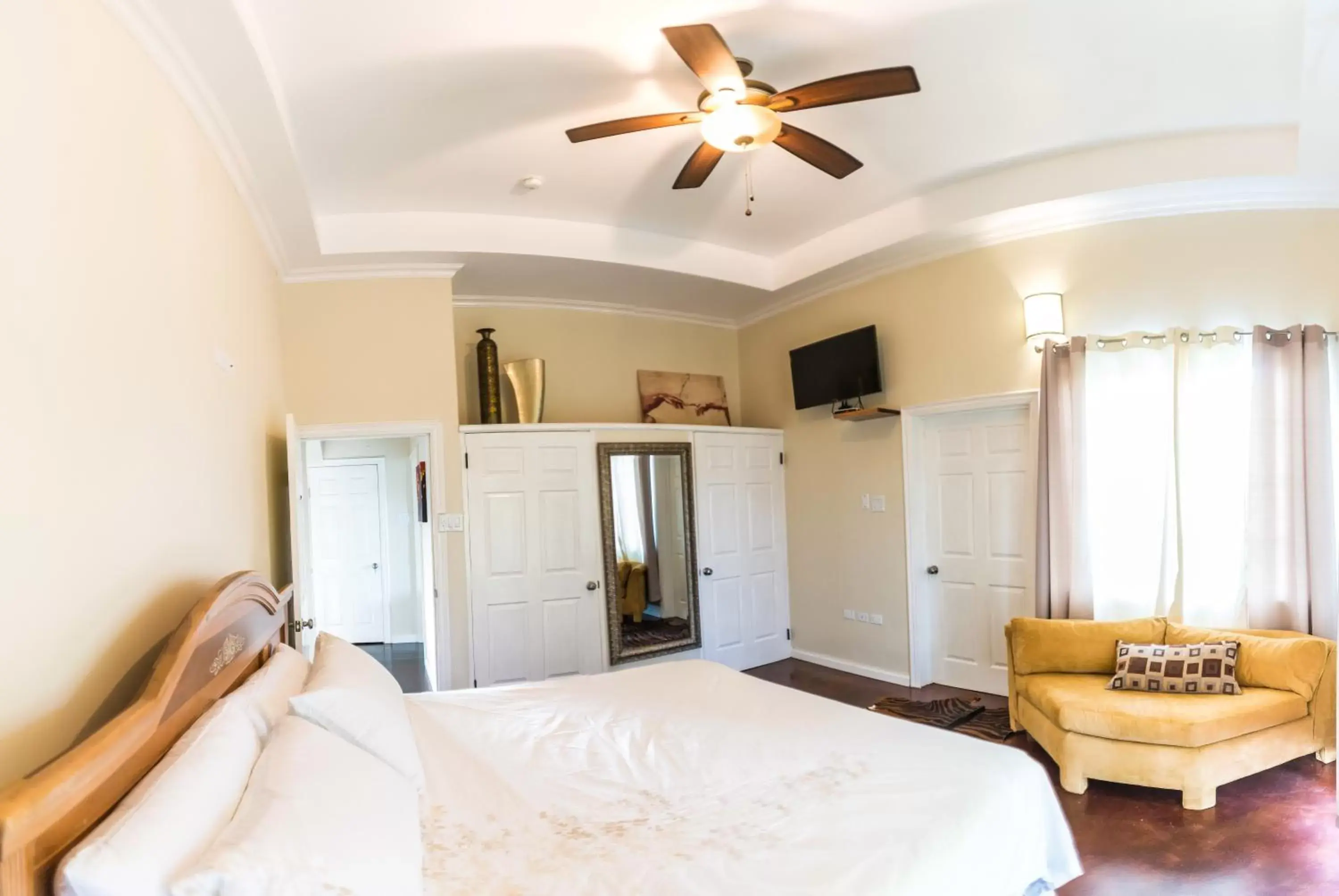 King Room with Balcony in Blue Paloma Bed & Breakfast King Room with Balcony in Blue Paloma Bed & Breakfast