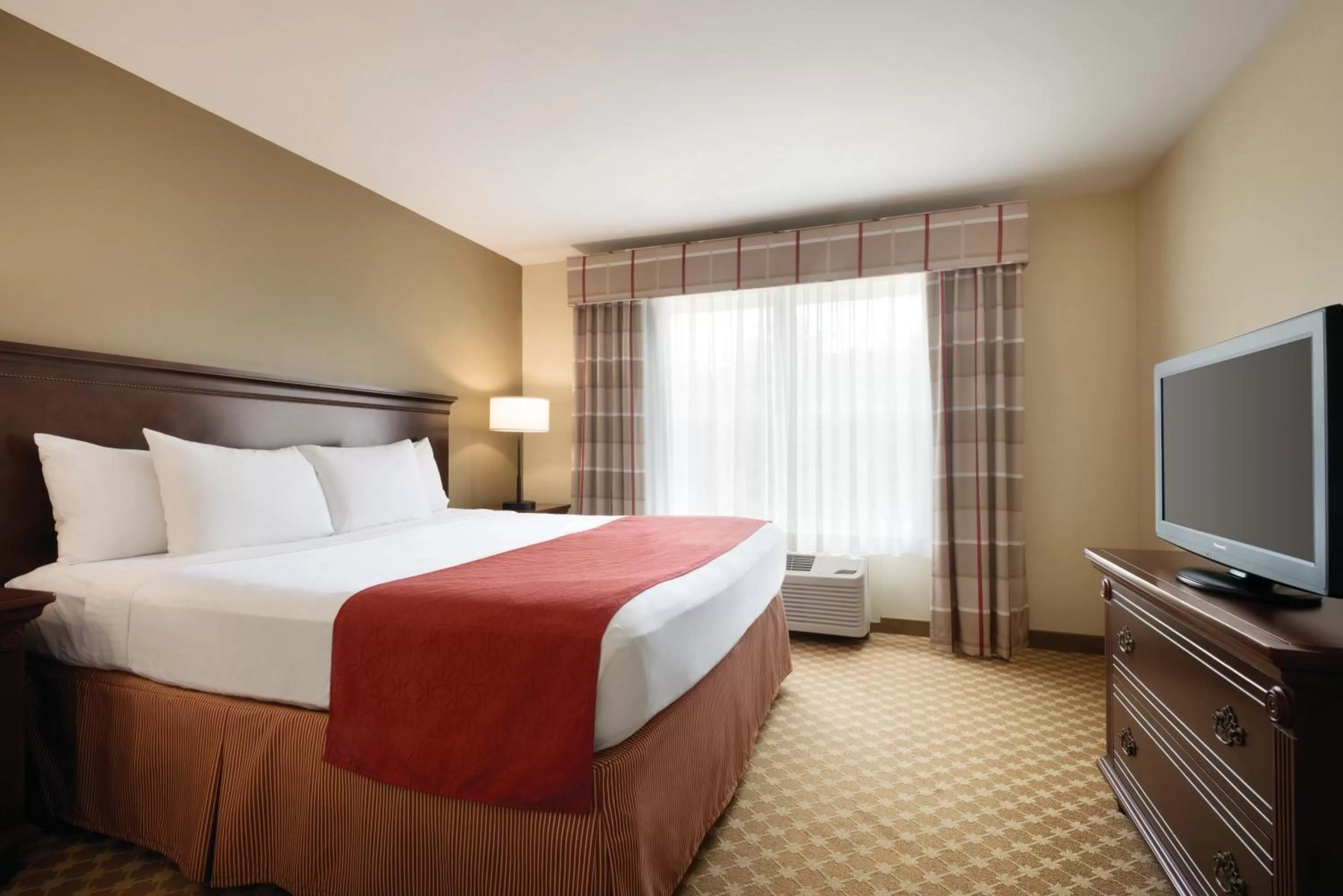 One-Bedroom King Suite in Country Inn & Suites by Radisson, Des Moines West, IA