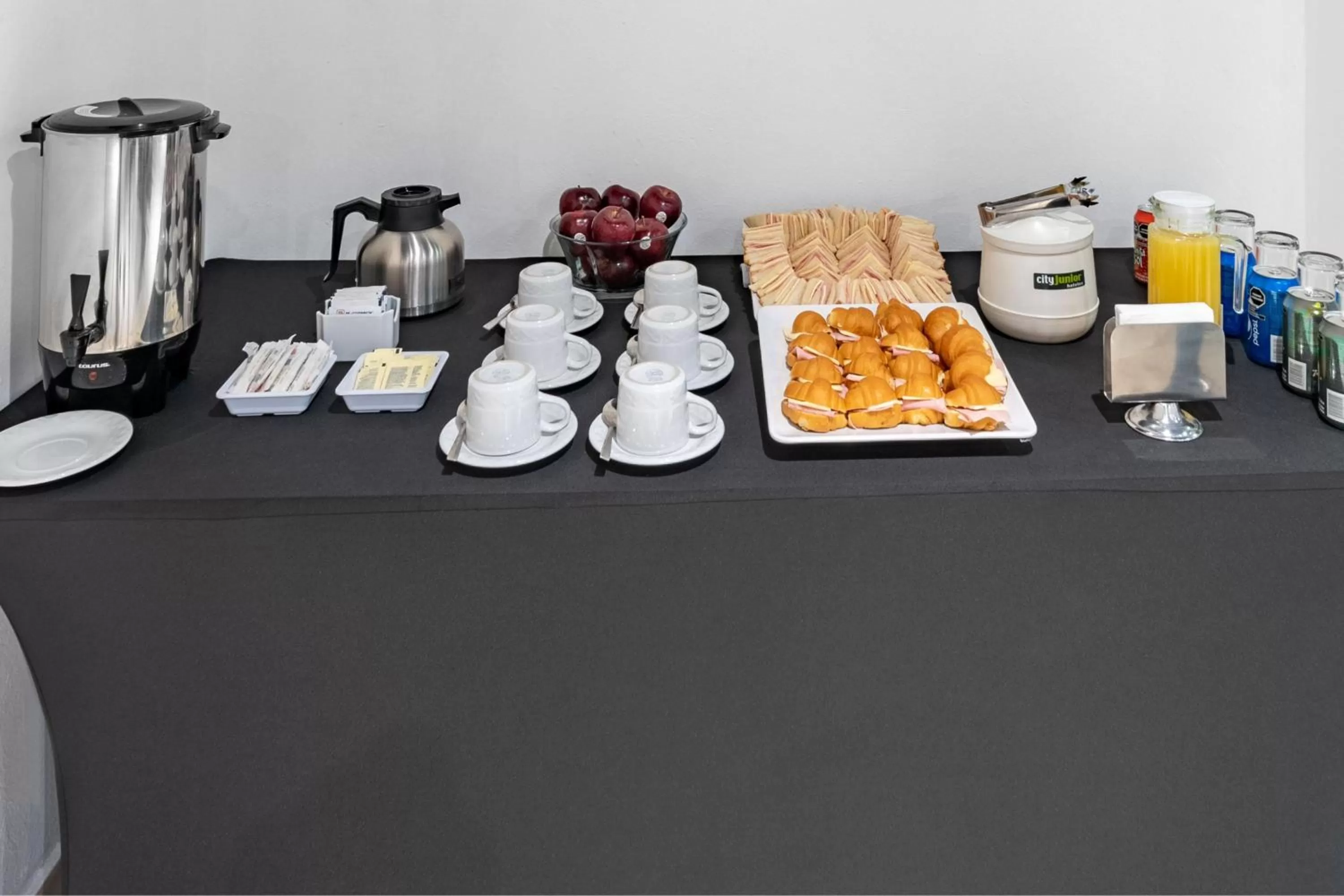 Restaurant/places to eat in City Express Junior by Marriott Veracruz Aeropuerto