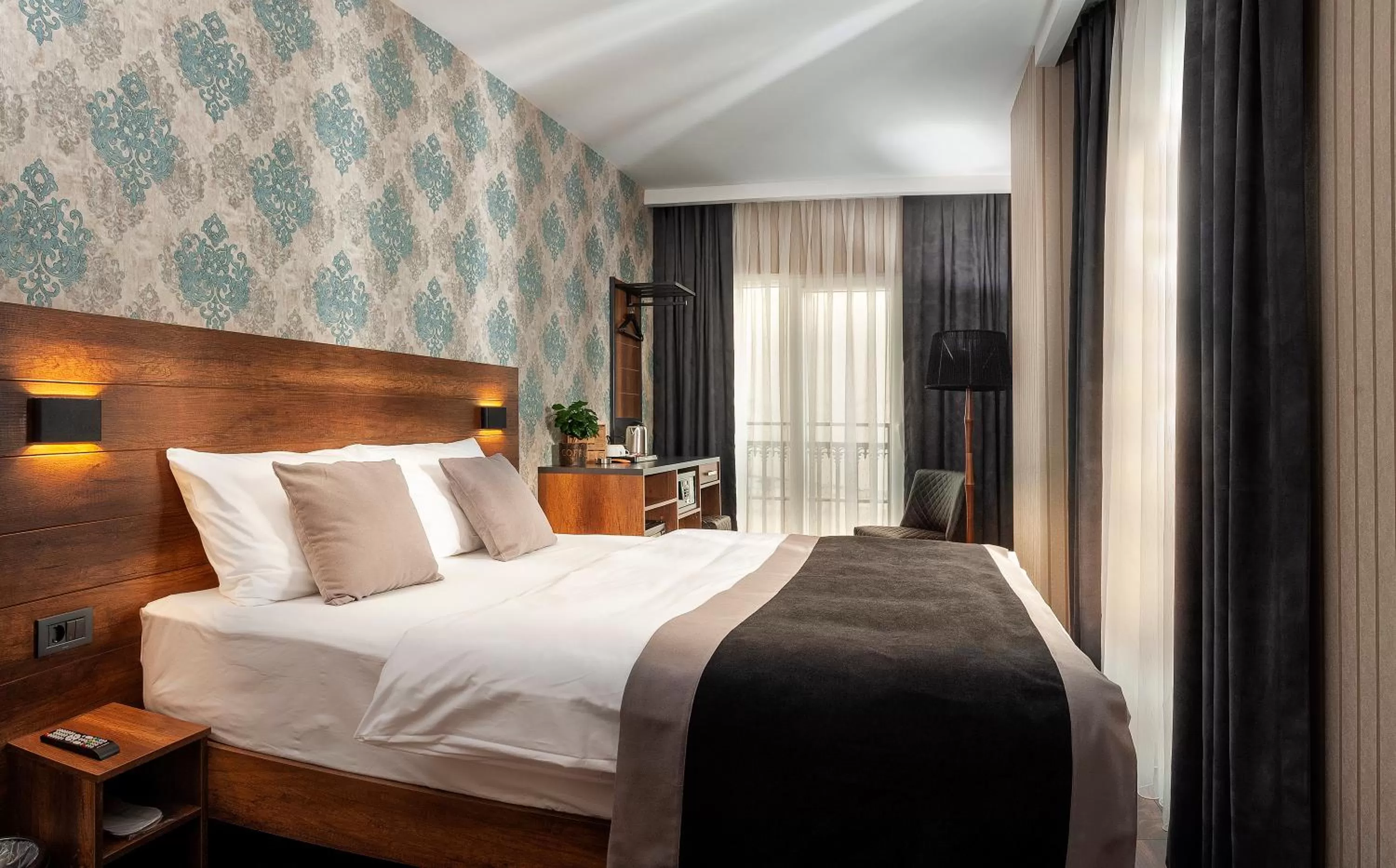 Photo of the whole room, Bed in Hotel Bossuite Business