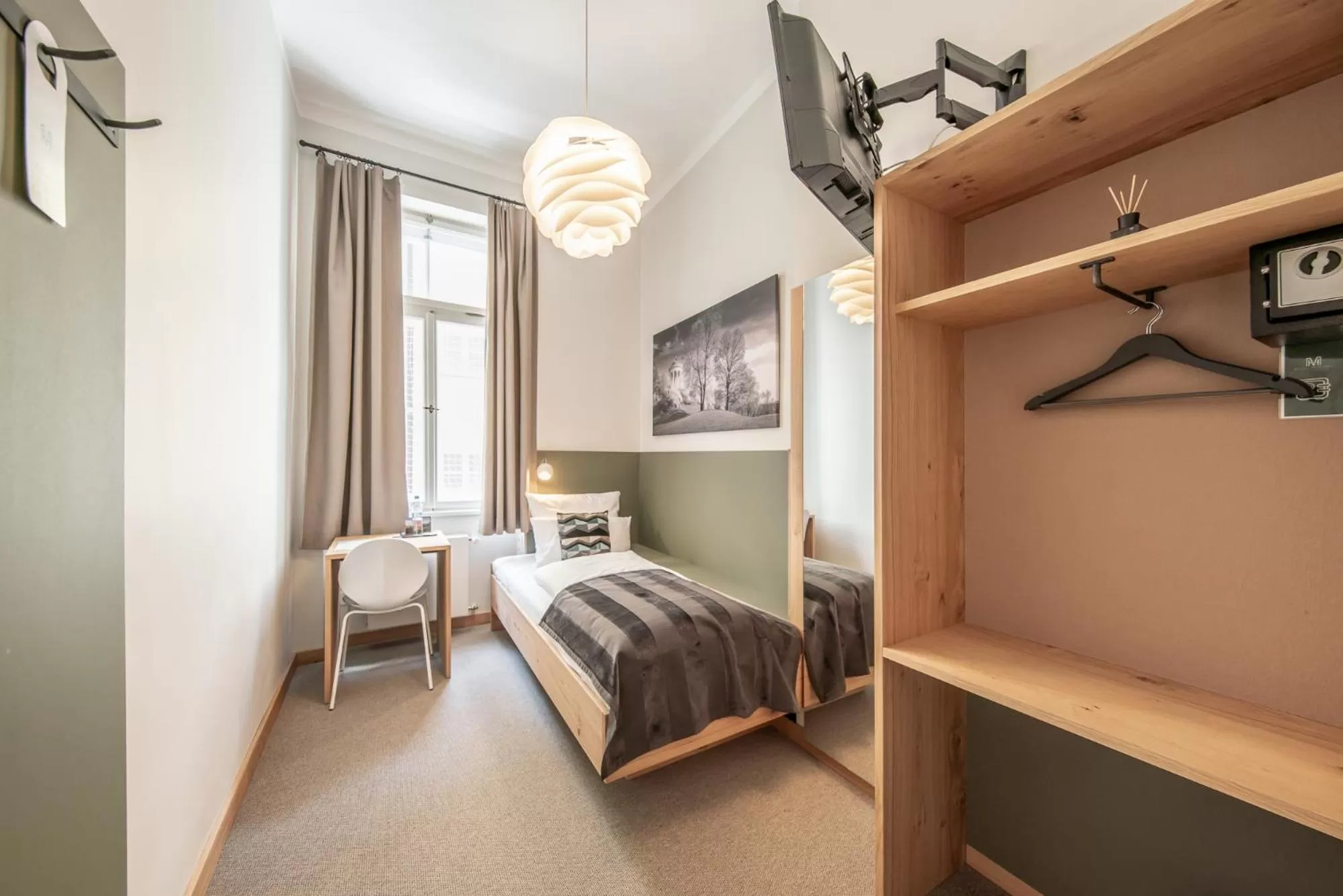 TV and multimedia, Bed in Hotel Am Markt