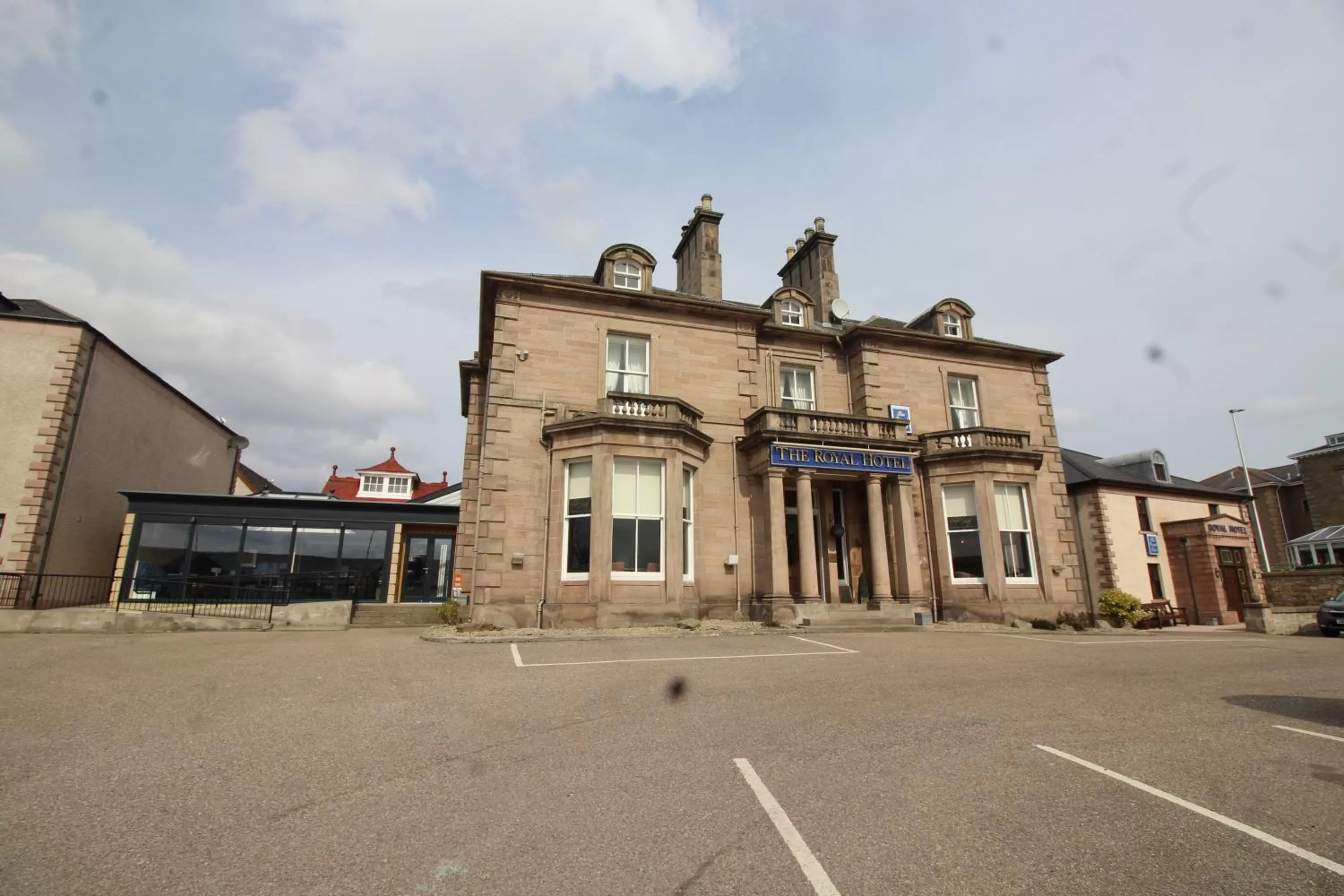 Property building in The Royal Hotel Elgin