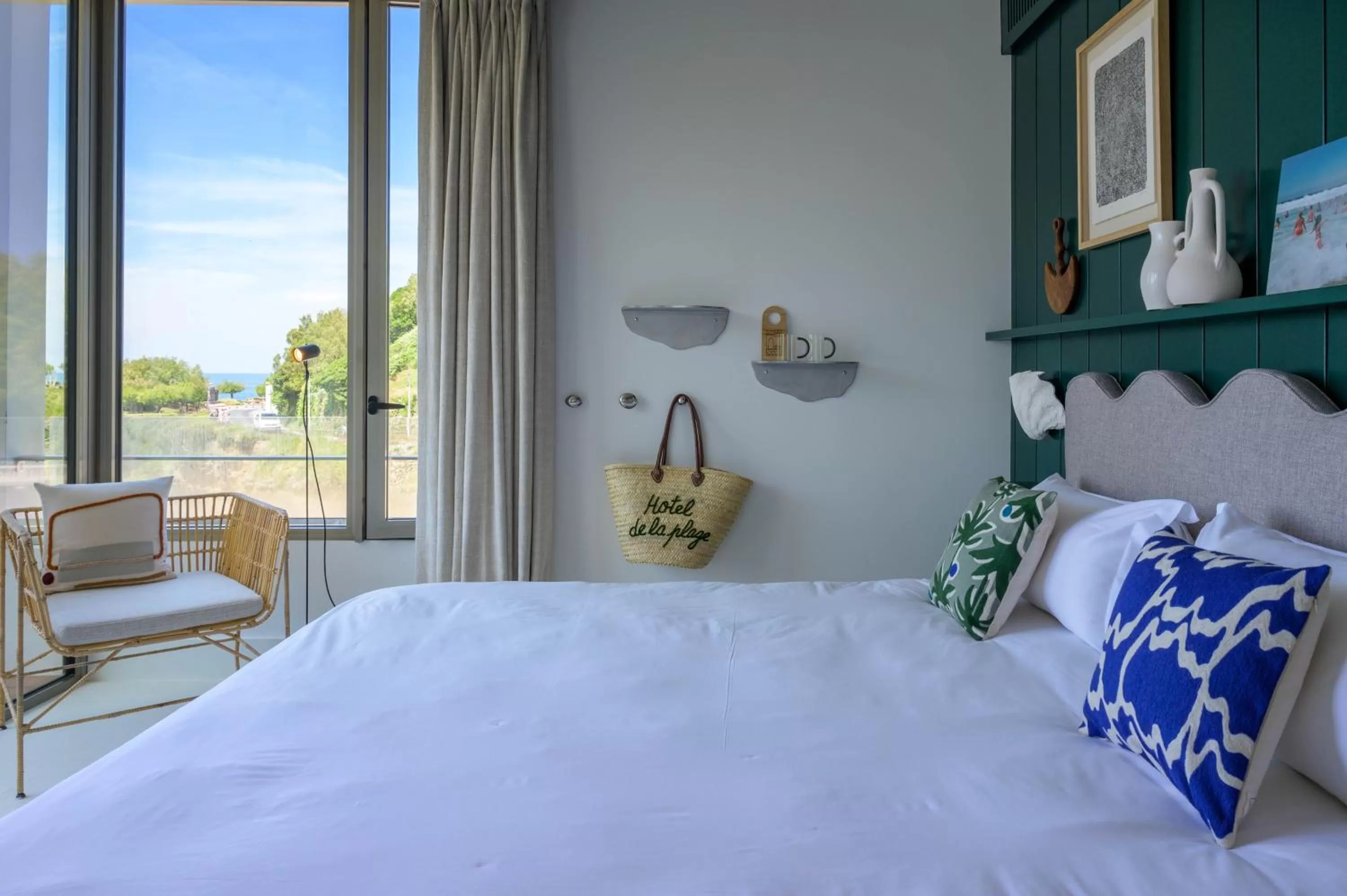 Bedroom, Bed in Hôtel de La Plage