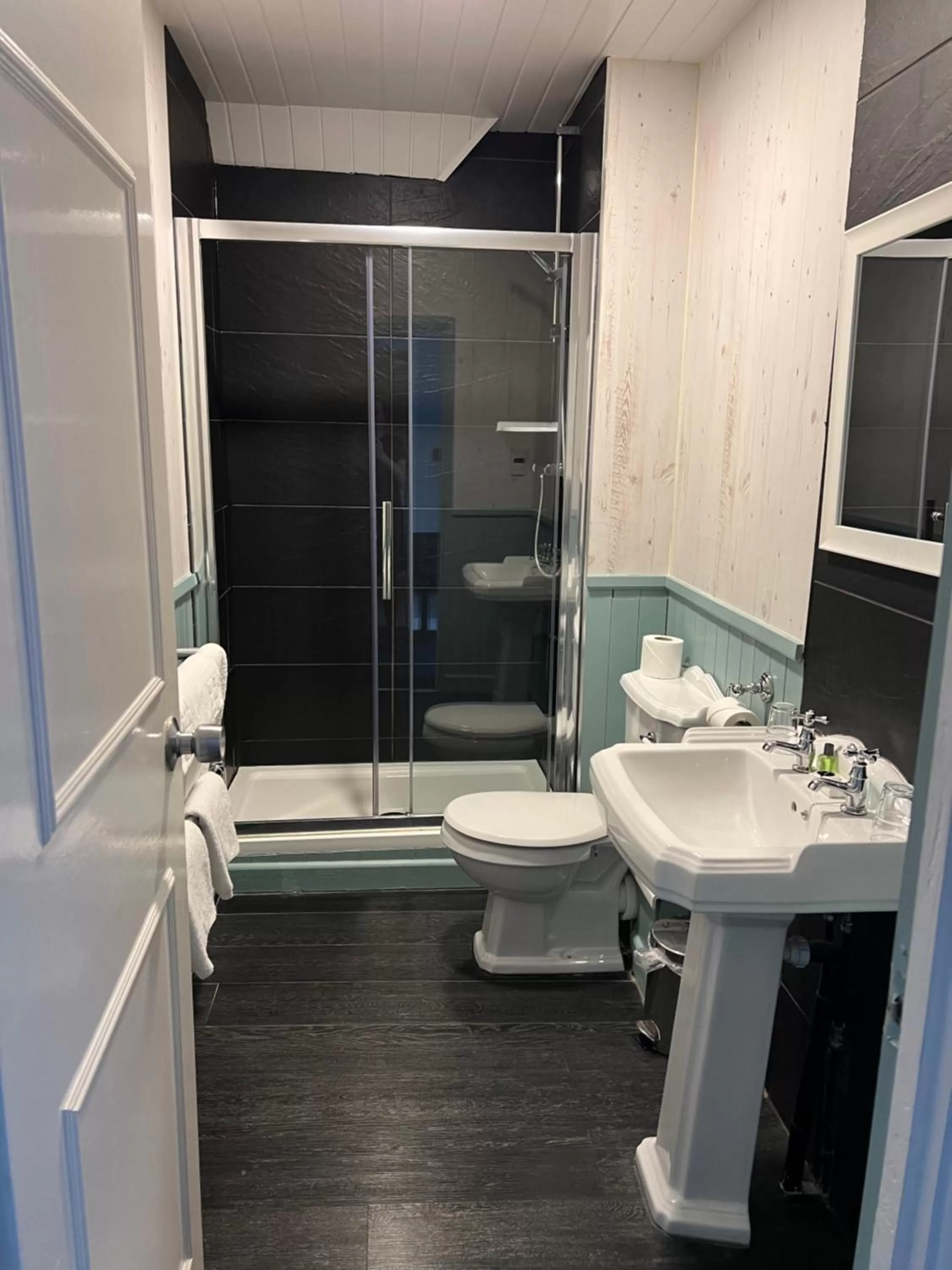 Bathroom in South Lawn Hotel