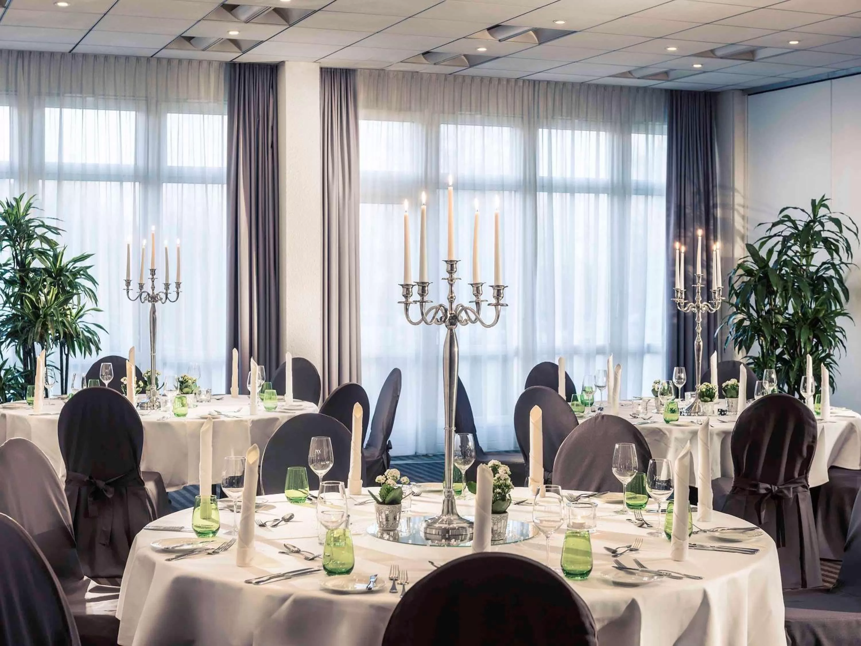 Restaurant/Places to Eat in Mercure Düsseldorf Airport