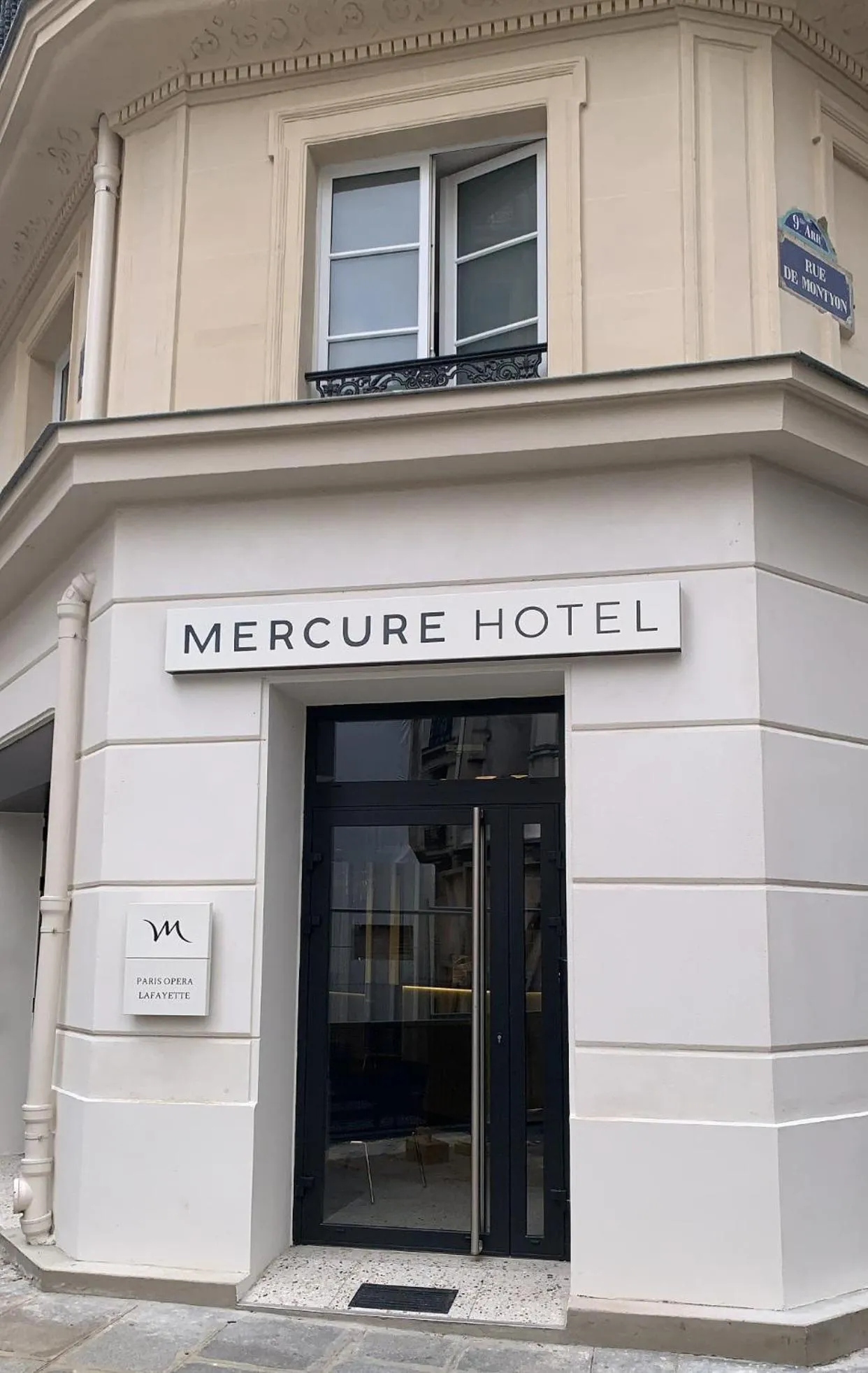 Facade/entrance in Mercure Paris Opera Lafayette