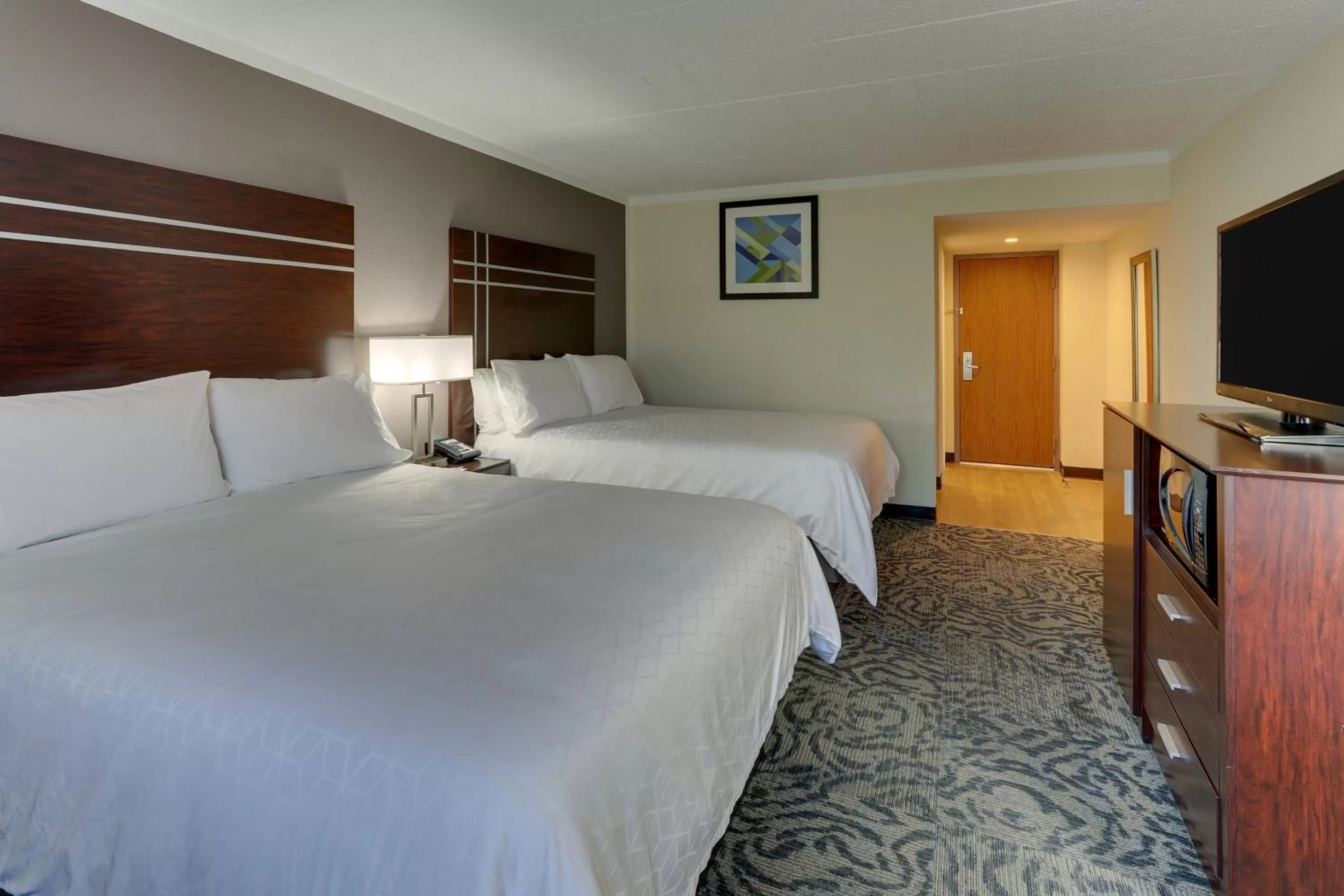 Photo of the whole room, Bed in Holiday Inn Express Aberdeen-Chesapeake House by IHG
