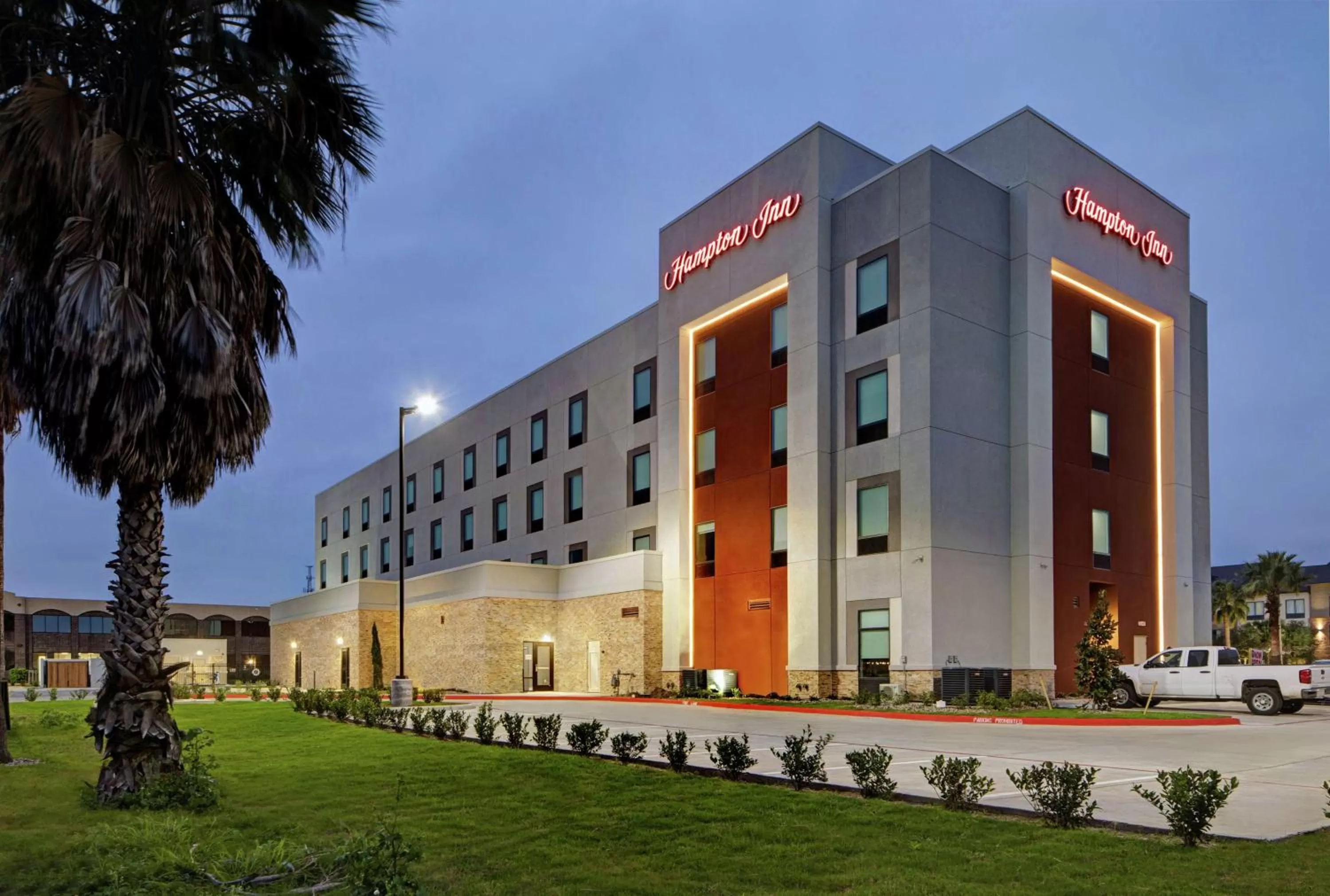 Property building in Hampton Inn Weslaco