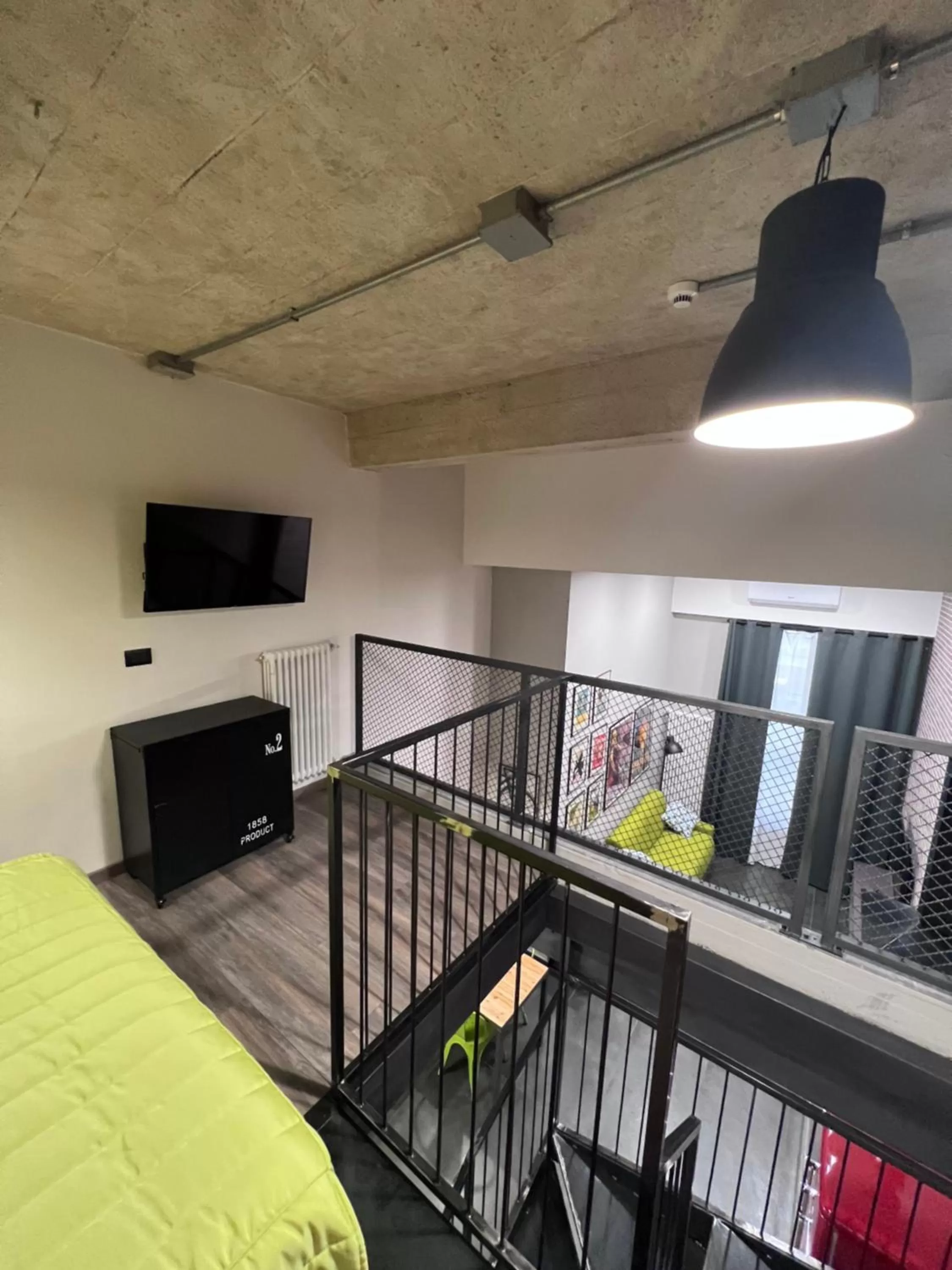 TV and multimedia, Bed in Residence Star