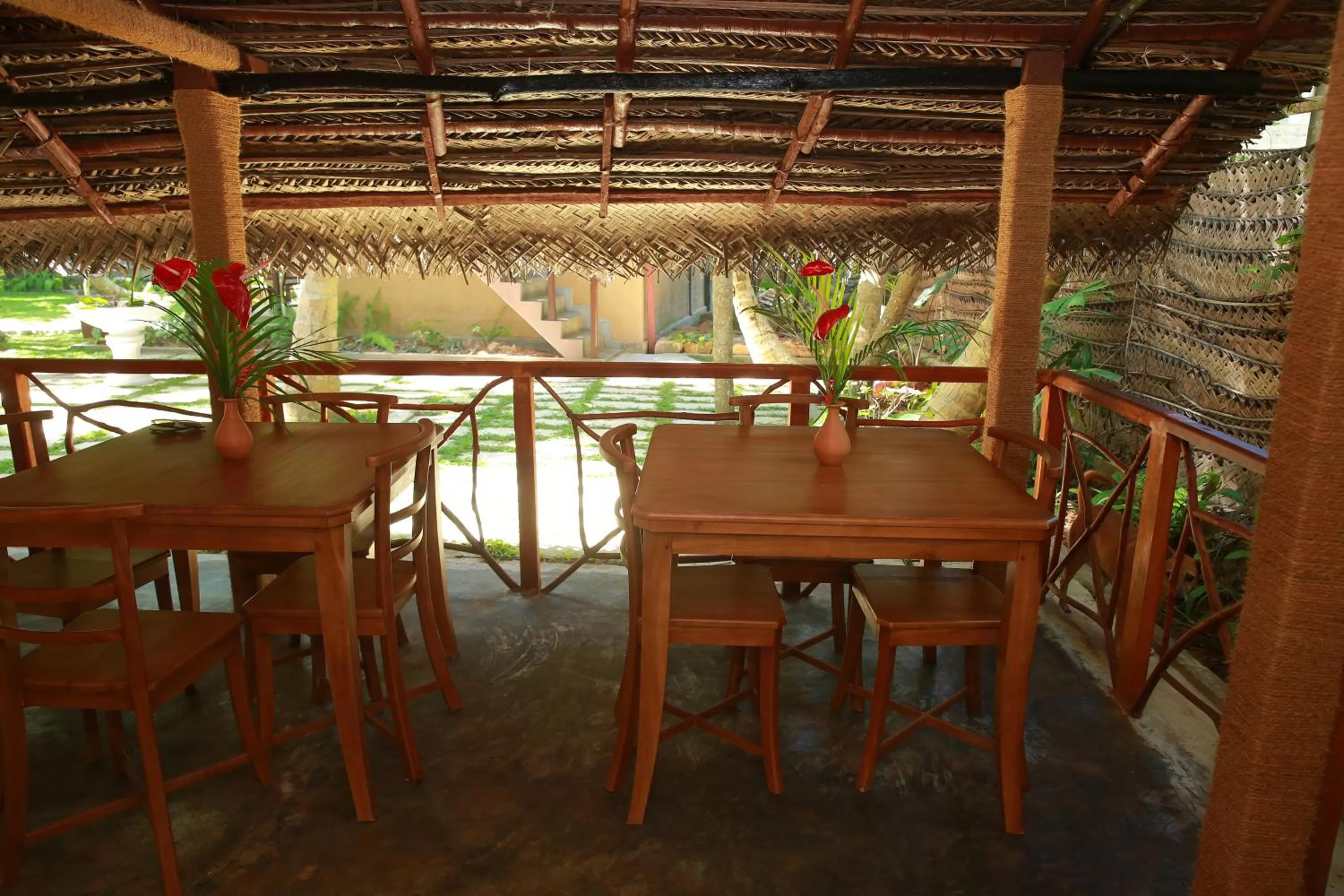 Restaurant/places to eat in Limecabanas-srilanka
