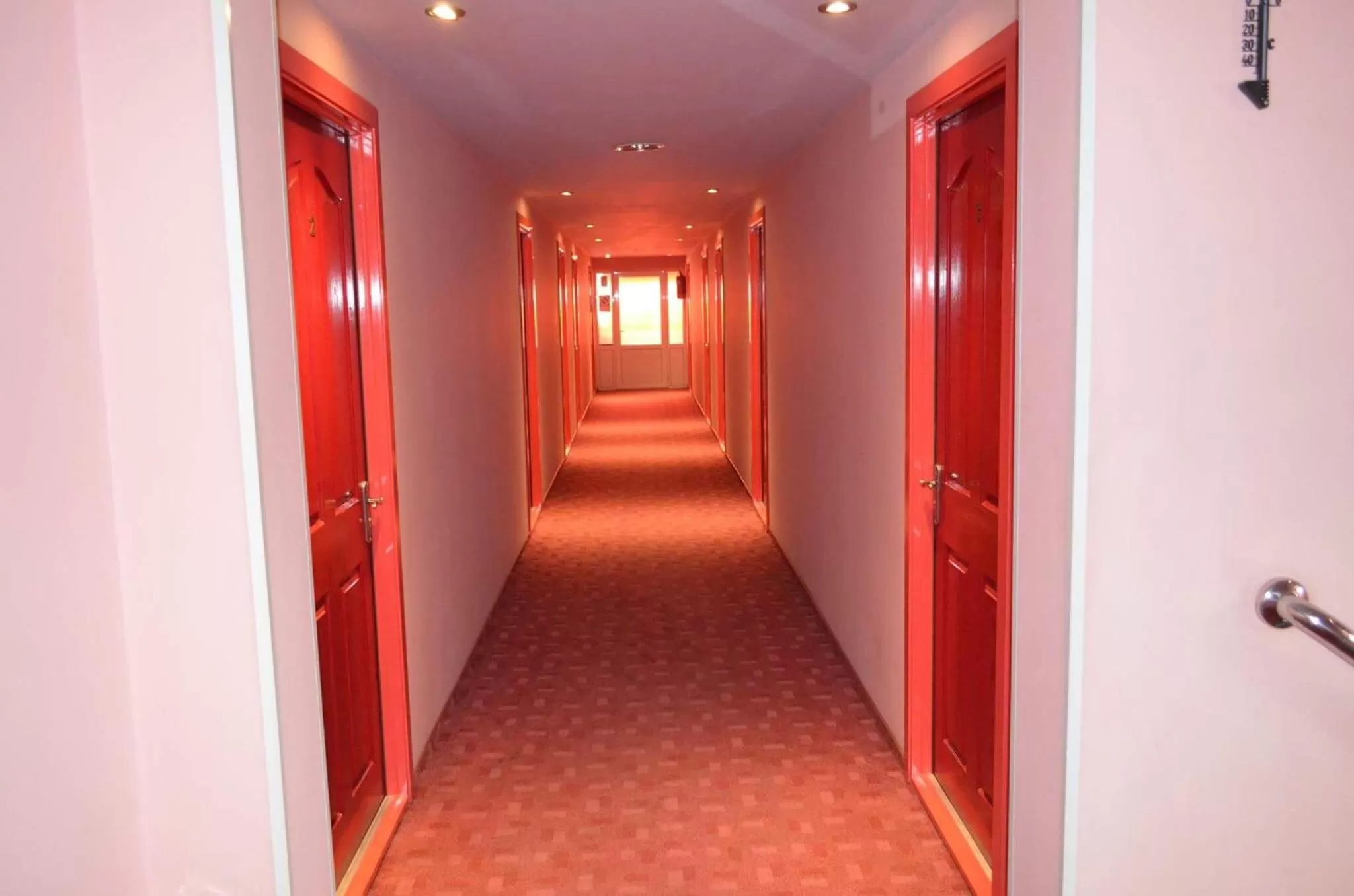 Property building in Motel Yax