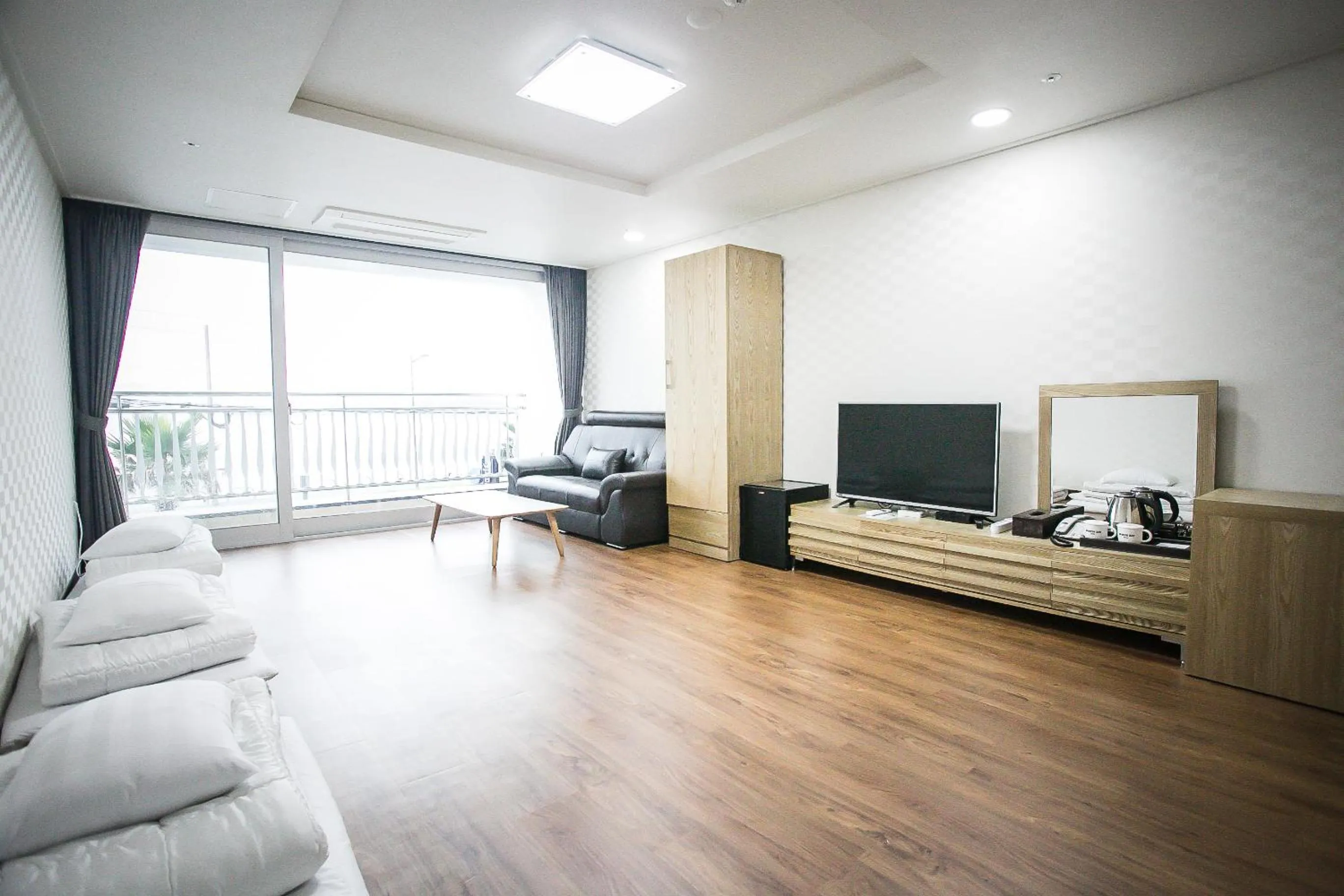 TV and multimedia in Breeze Bay Hotel