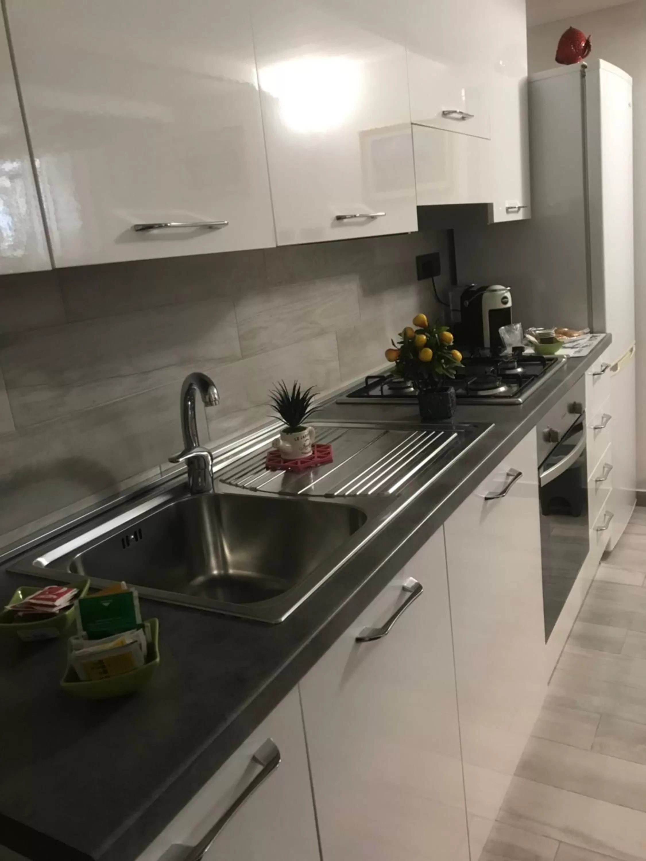 Kitchen/Kitchenette in La Suite sul Mare