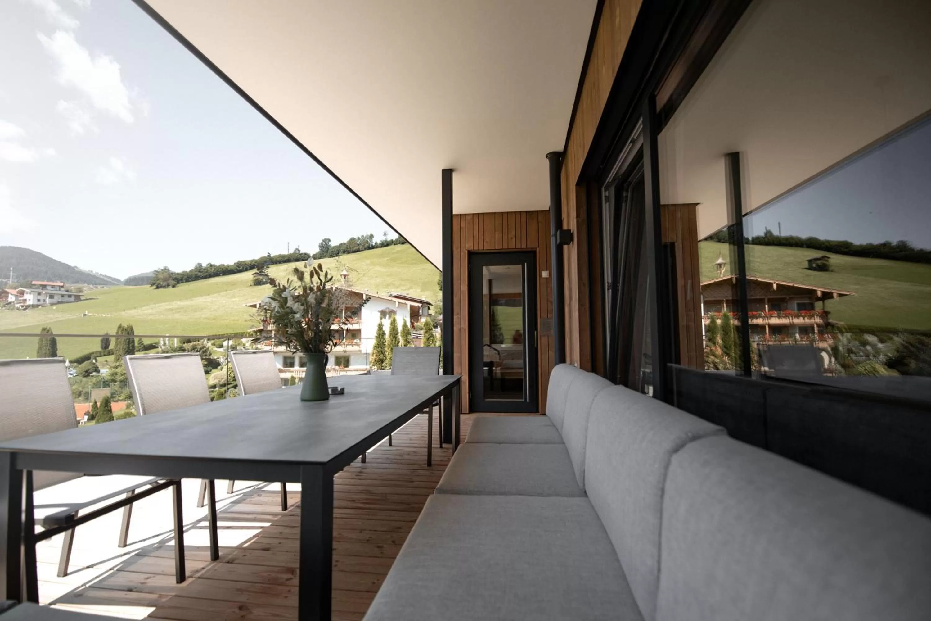 Premium Royal Suite with private Sauna in Das Lenz by Inncomer