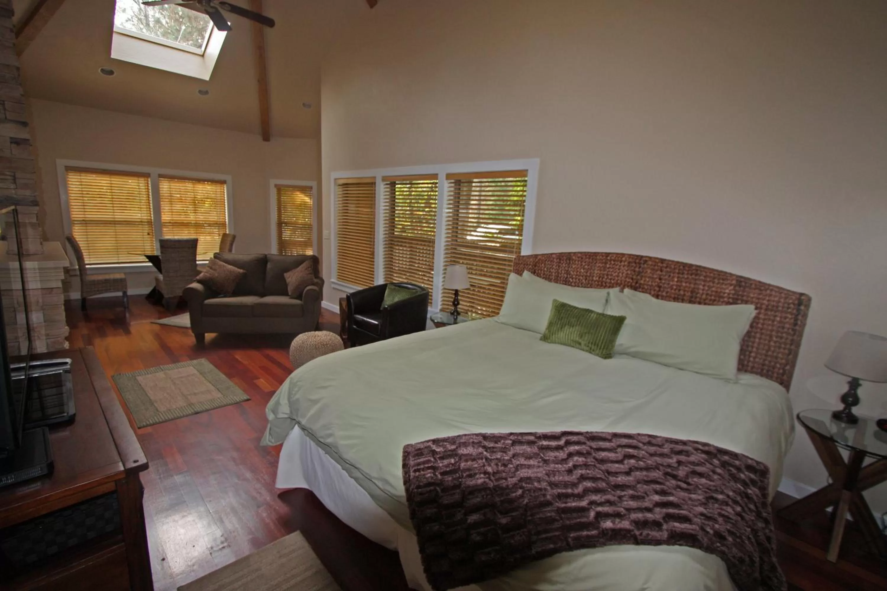 Superior Chalet in The Inn at Shasta Lake