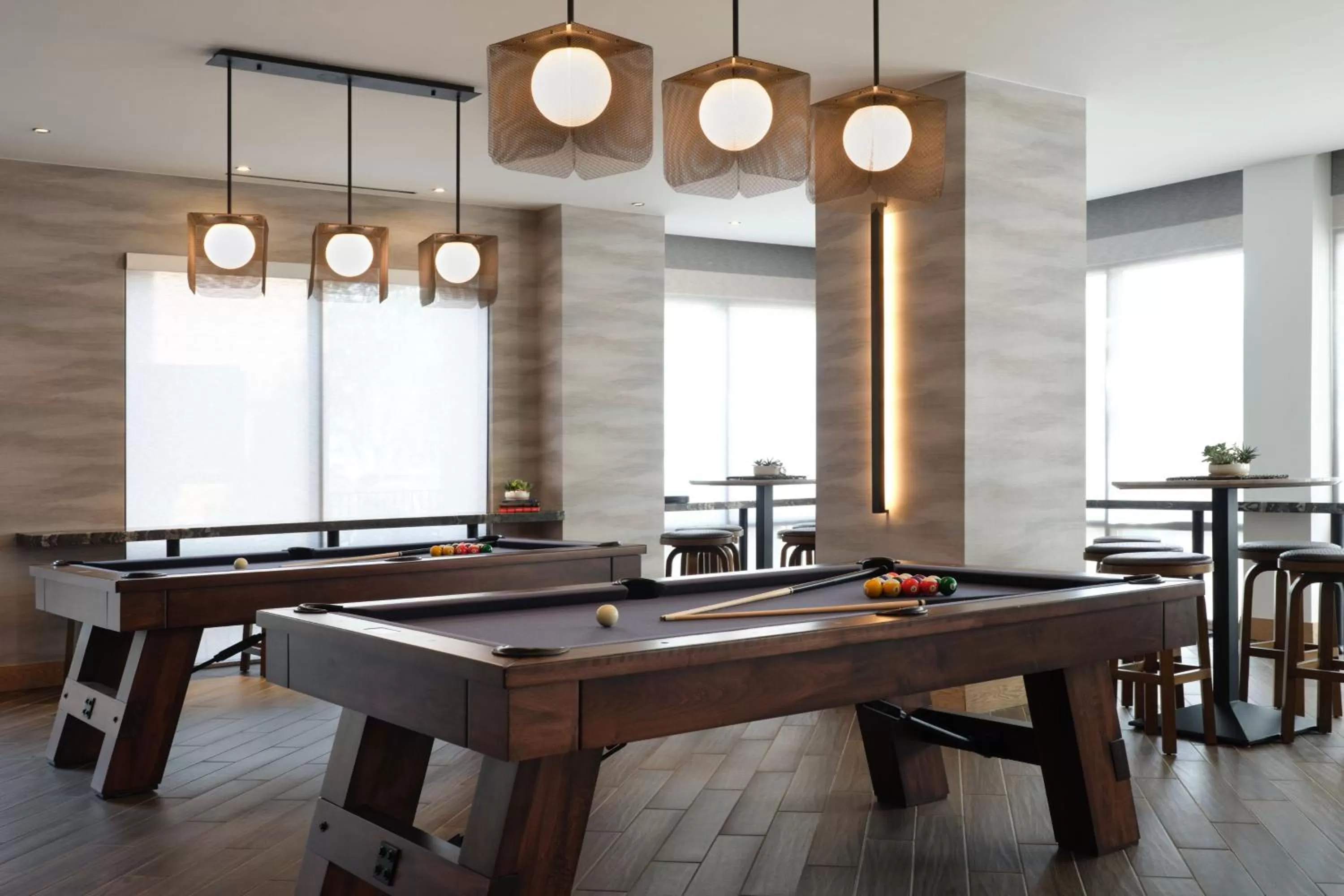 Swimming pool in Austin Marriott South