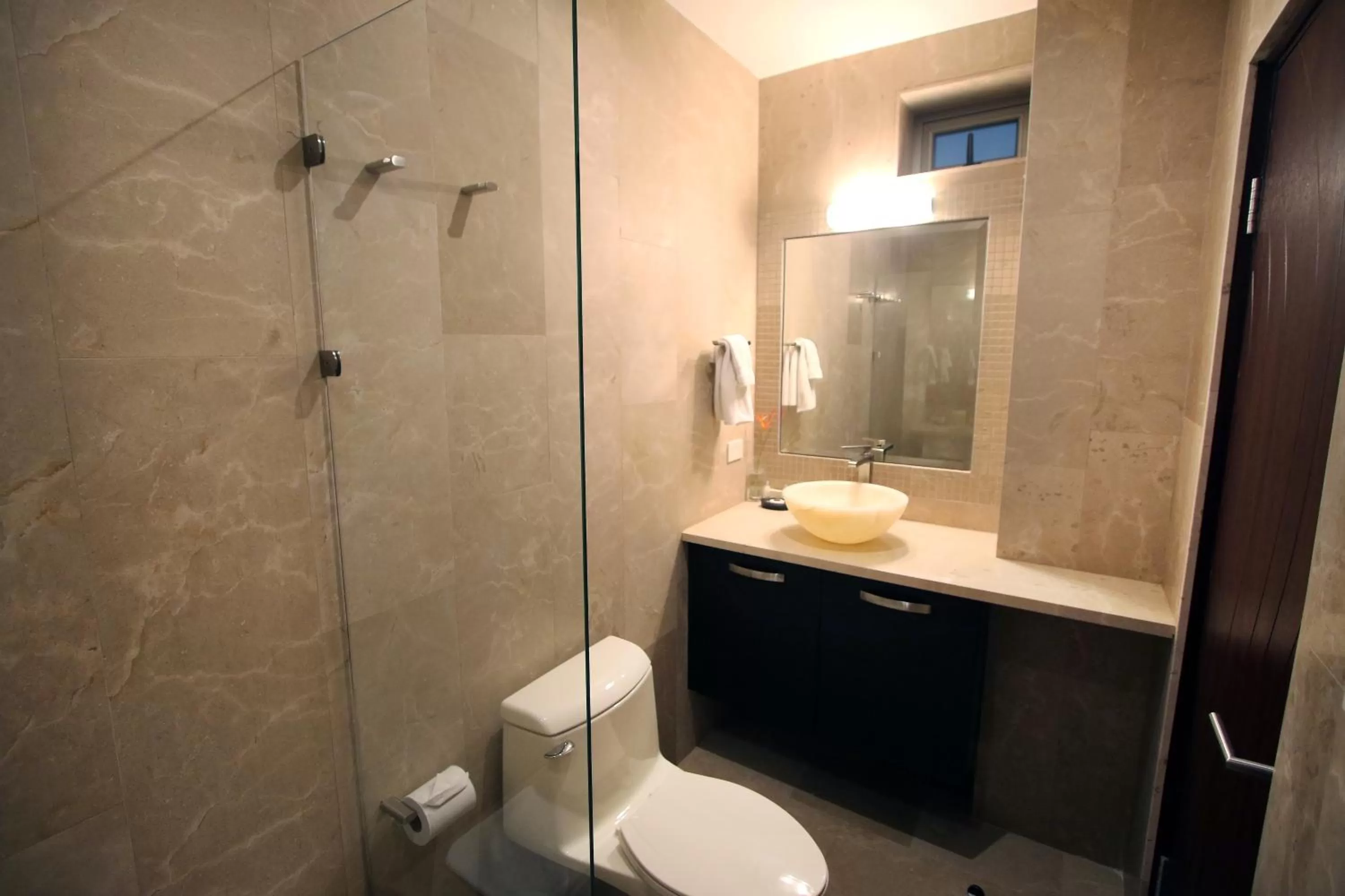 Toilet in Oceano Boutique Hotel & Bistró