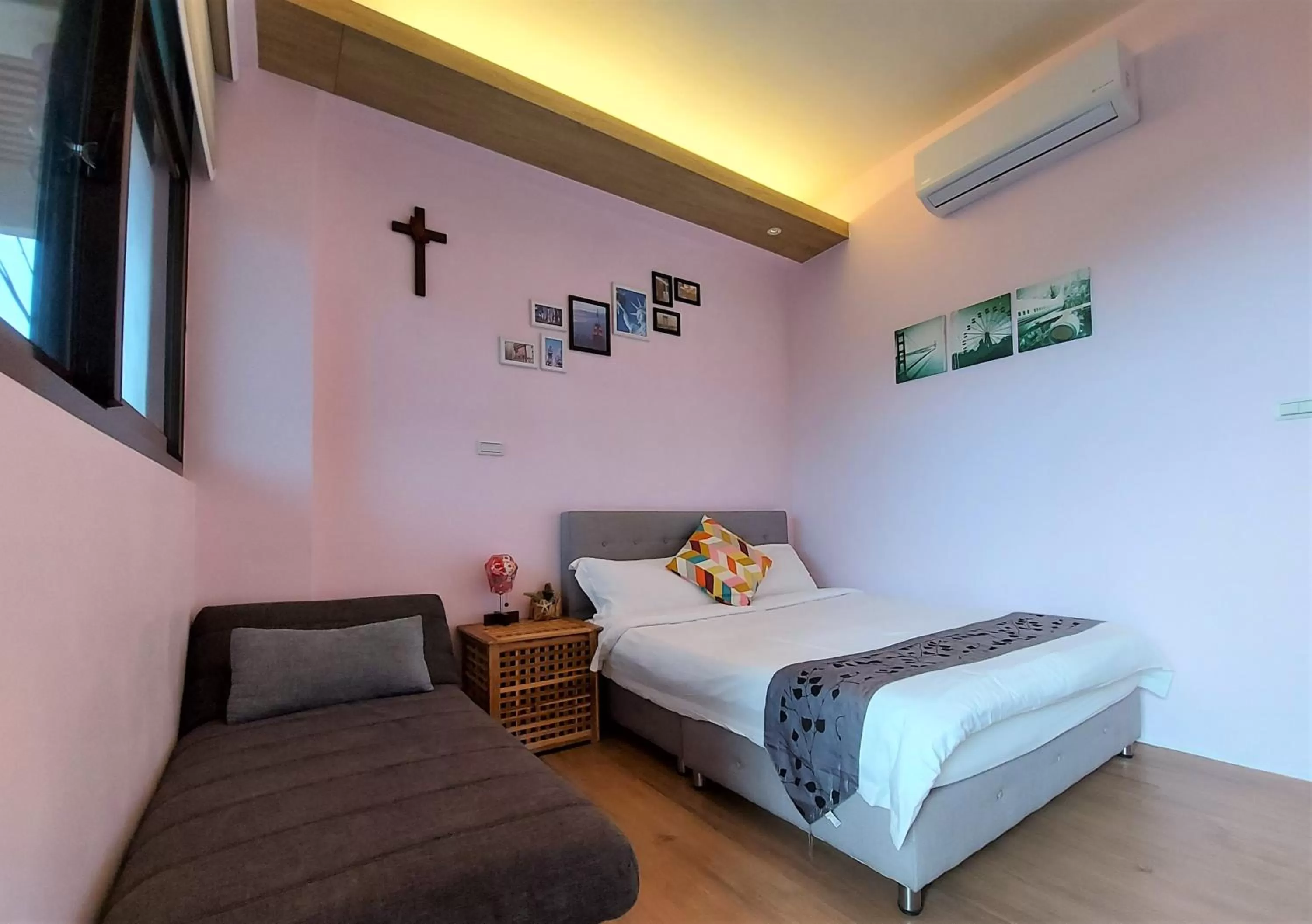 Photo of the whole room, Bed in Dosun B&B