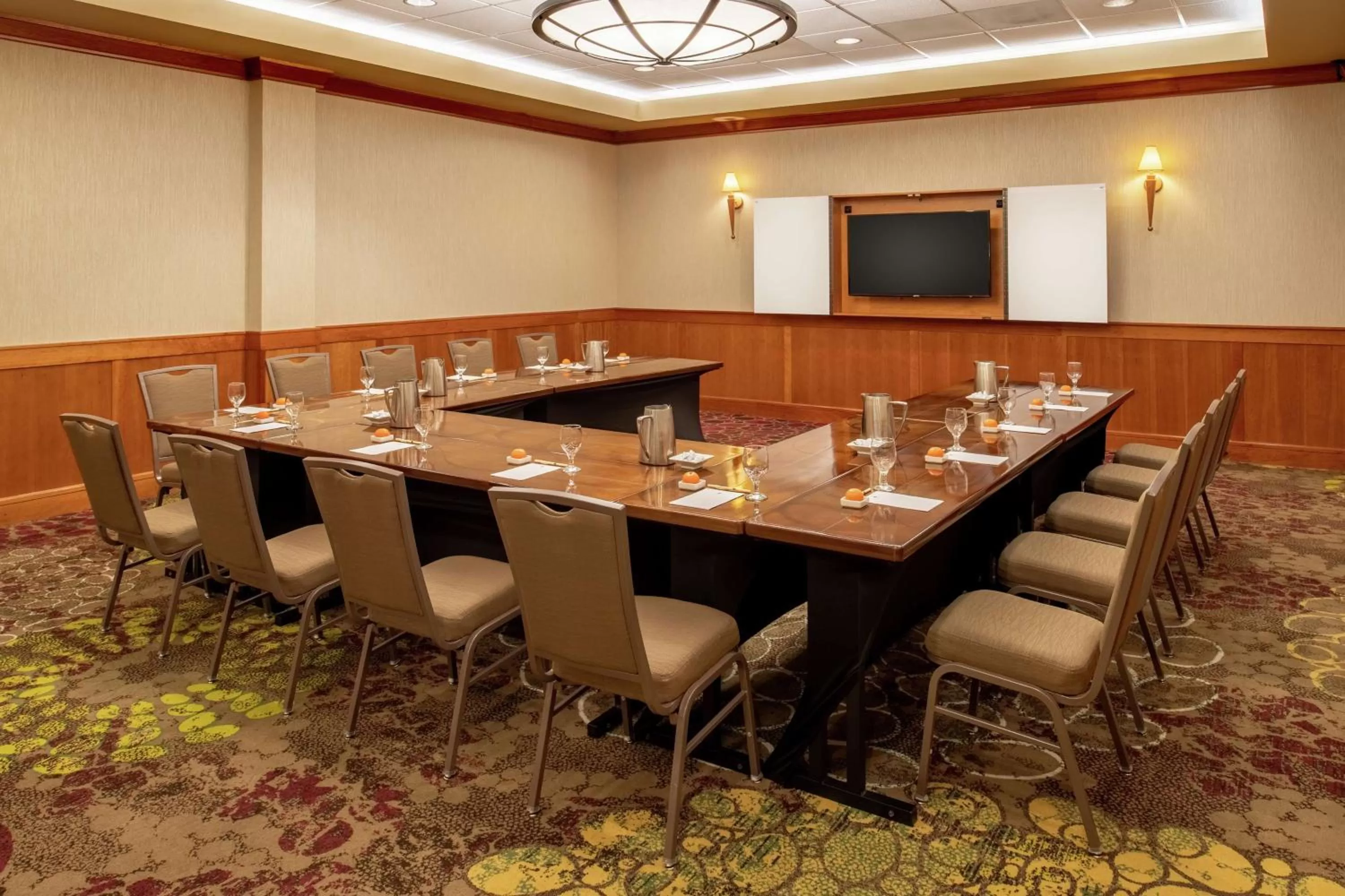 Meeting/conference room in DoubleTree Suites by Hilton Seattle Airport/Southcenter