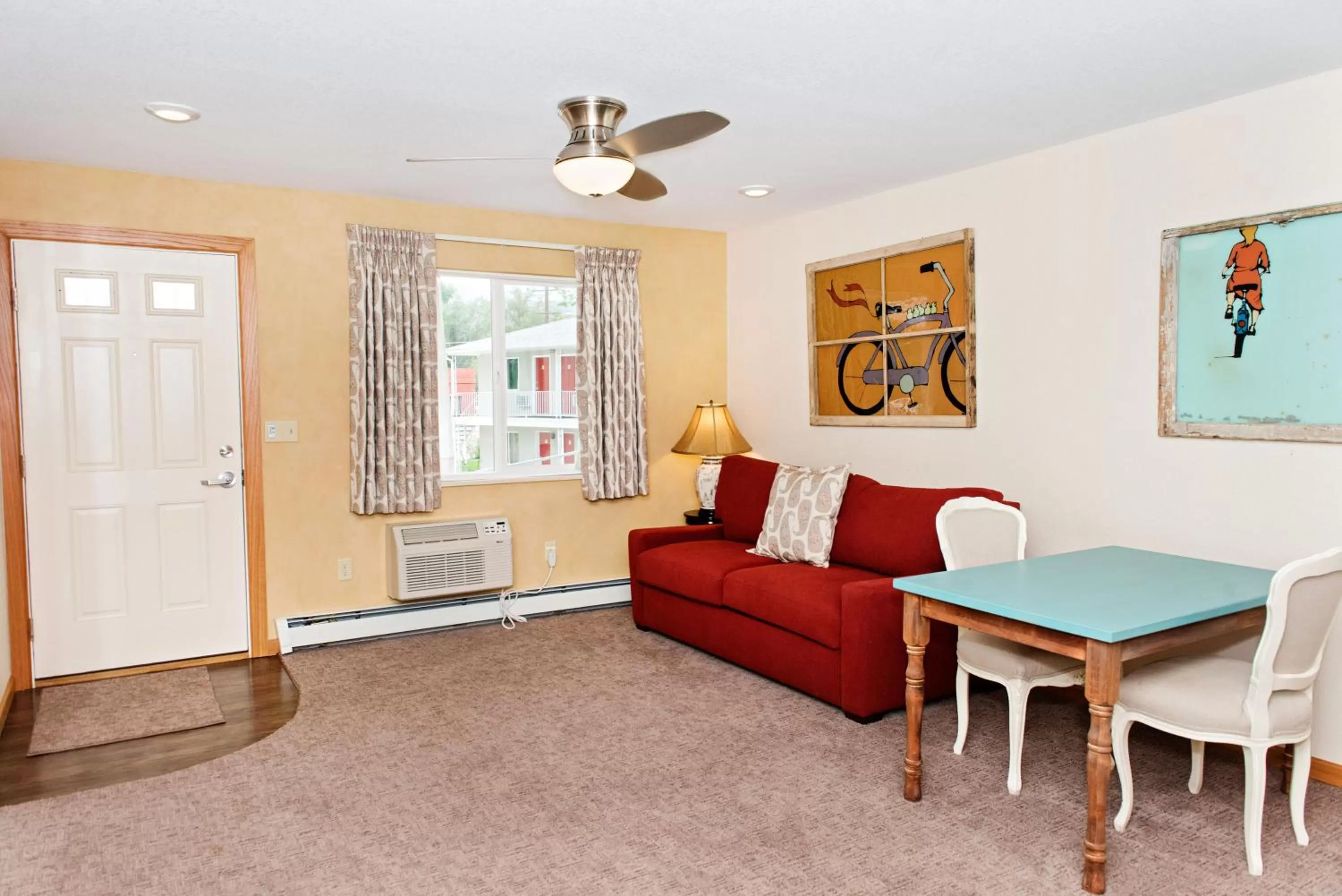 Dining area, Seating Area in Red Wing Motel