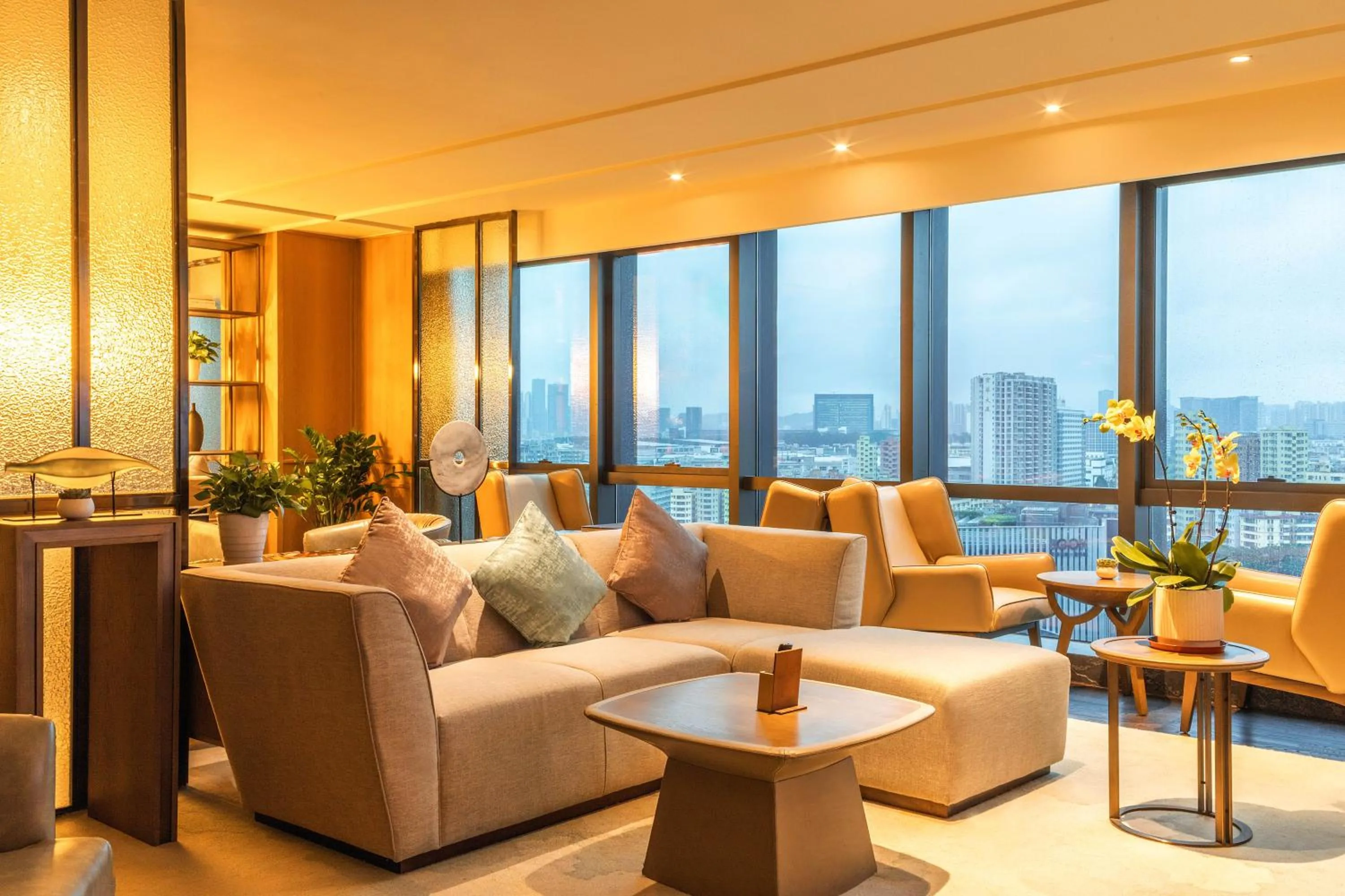Seating area in DoubleTree By Hilton Shenzhen Longhua