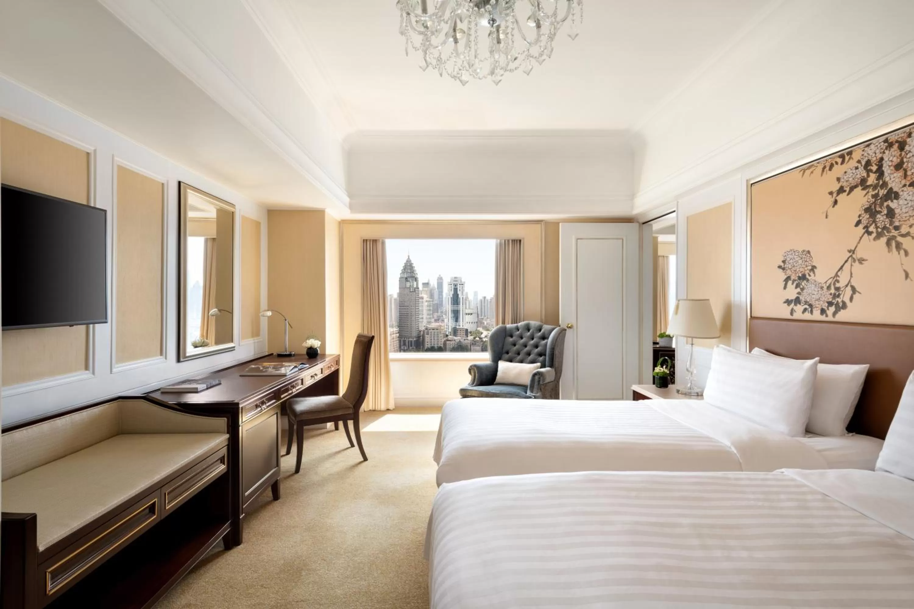 Bedroom, Bed in Pudong Shangri-La, Shanghai