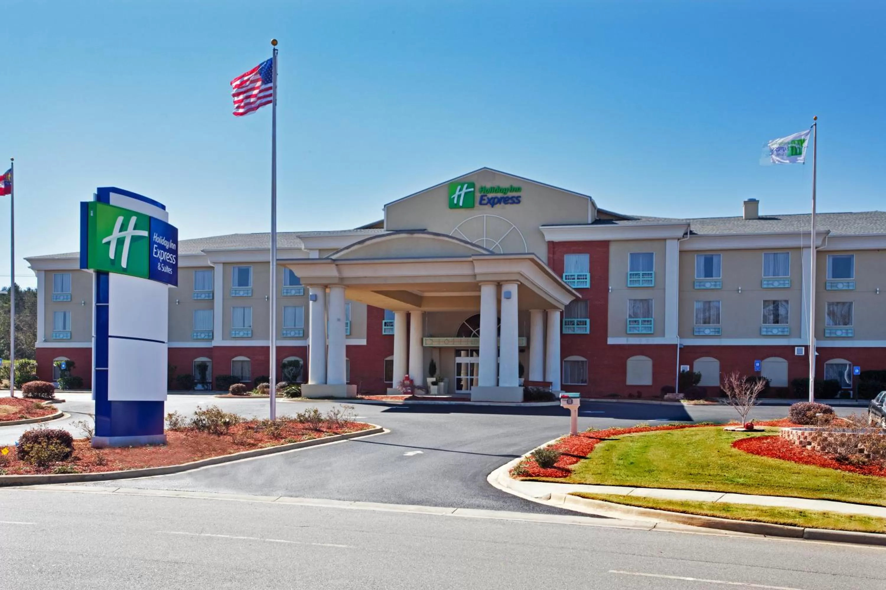 Property building in Holiday Inn Express and Suites Thomasville by IHG